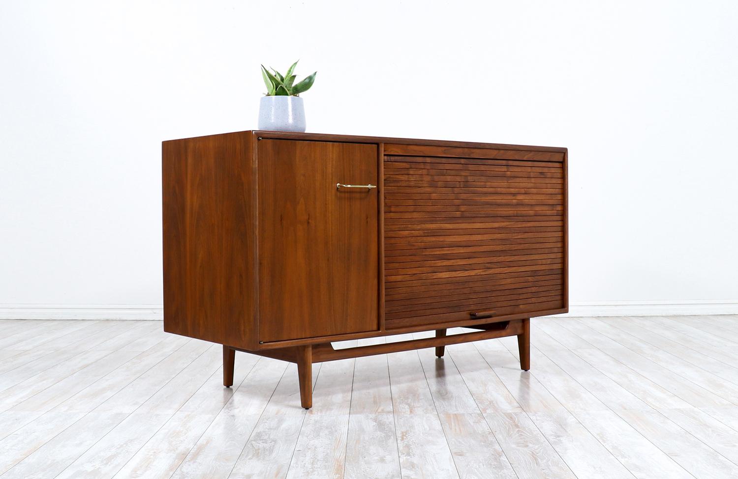 Mid-Century Modern Tambour-Door Credenza by Jens Risom In Excellent Condition In Los Angeles, CA