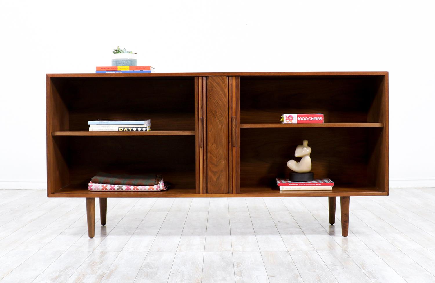 Mid-Century Modern Tambour-Door Walnut Credenza In Excellent Condition In Los Angeles, CA