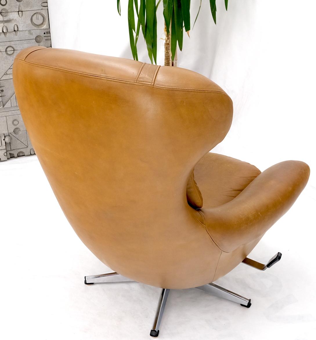 Mid-Century Modern Tan Leather Egg Style Wide Back Lounge Chair & Ottoman For Sale 7