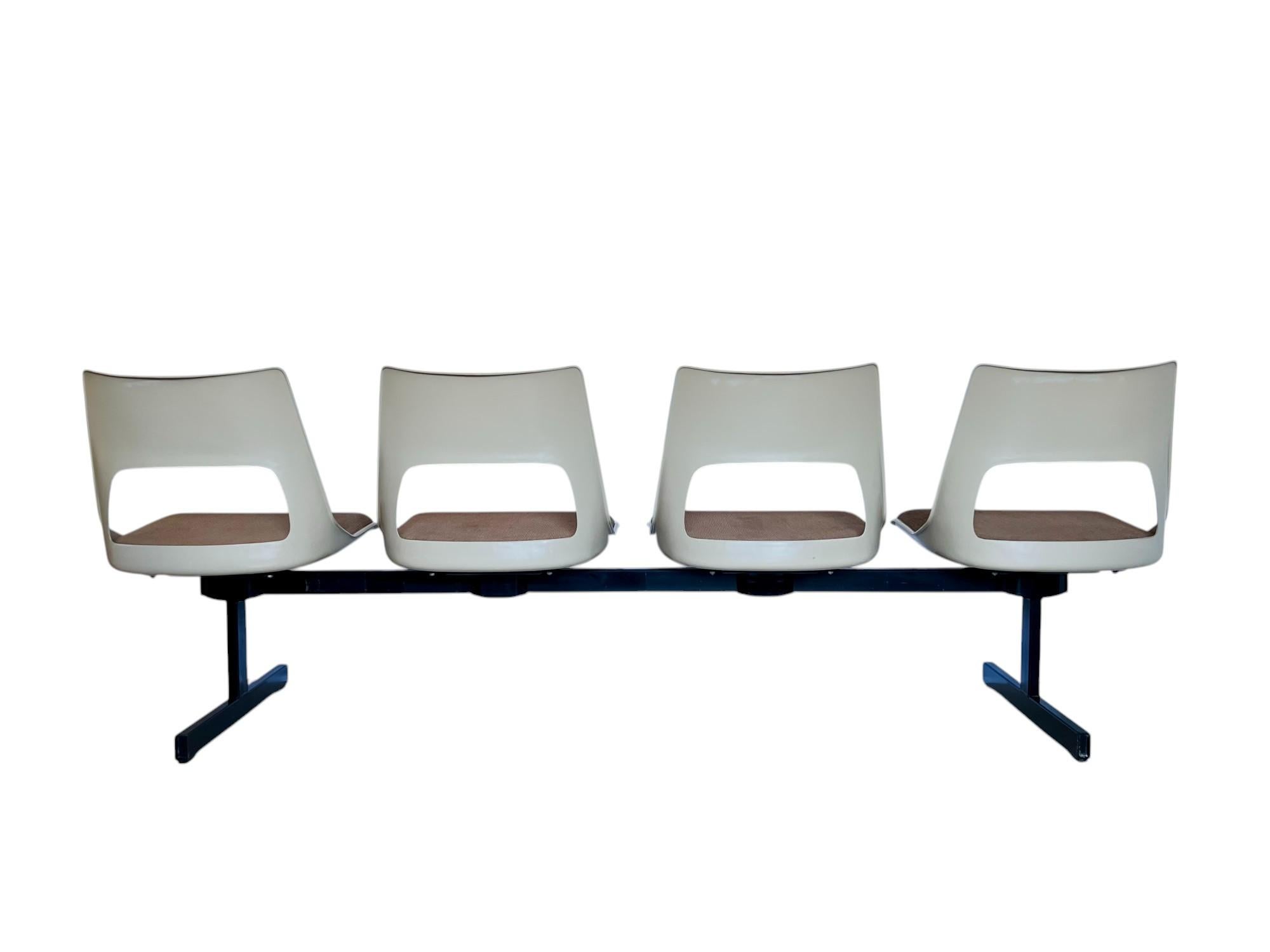 Mid-Century Modern Tandem Four Seat Bench by Krueger 3