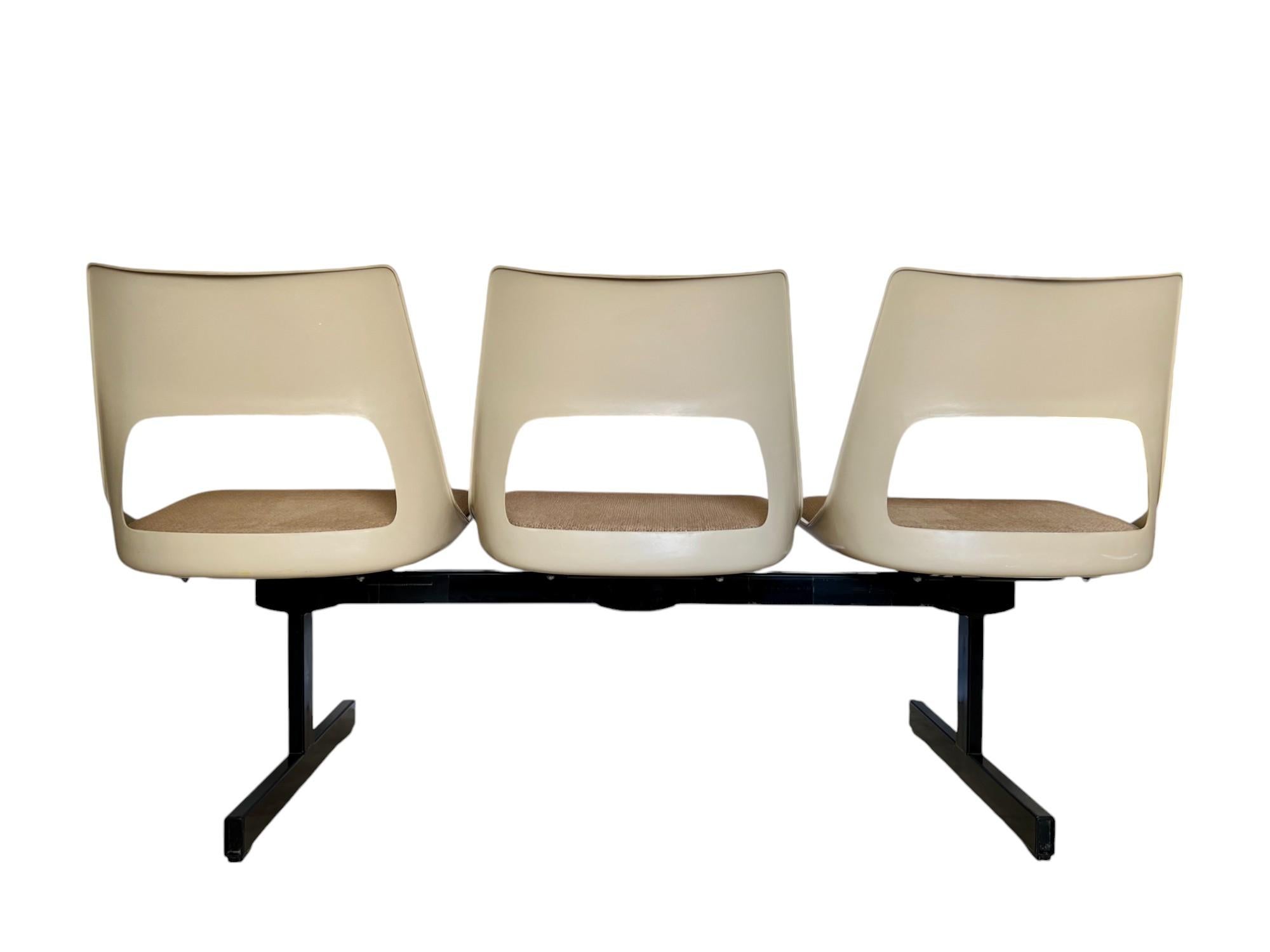Mid-Century Modern Tandem Three Seat Bench by Krueger 4