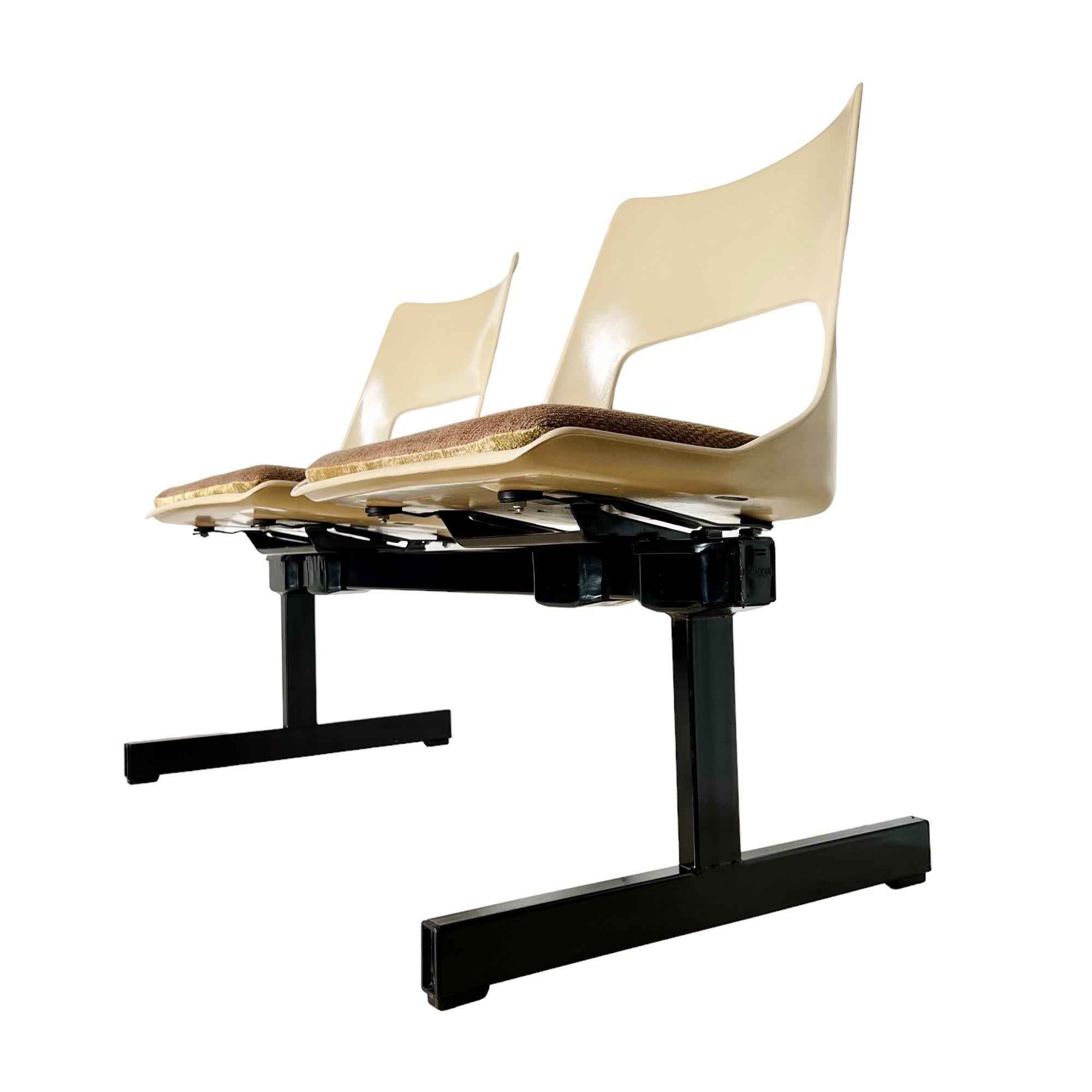 Mid-Century Modern Tandem Two Seat Bench by Krueger, 1970s In Good Condition In Harlingen, TX
