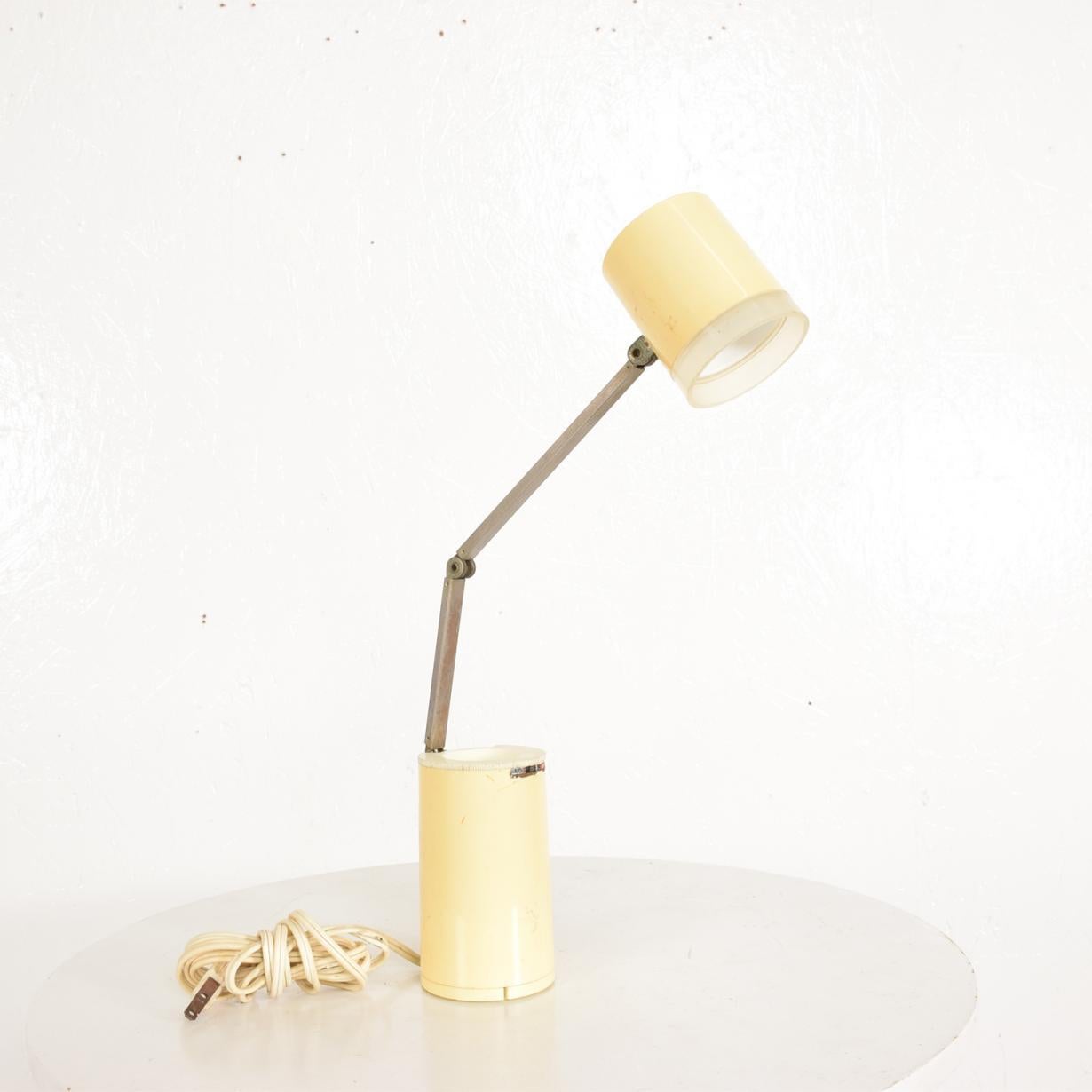 Mid-Century Modern Task Lamp by Lloyds, After Lightolier In Good Condition In Chula Vista, CA