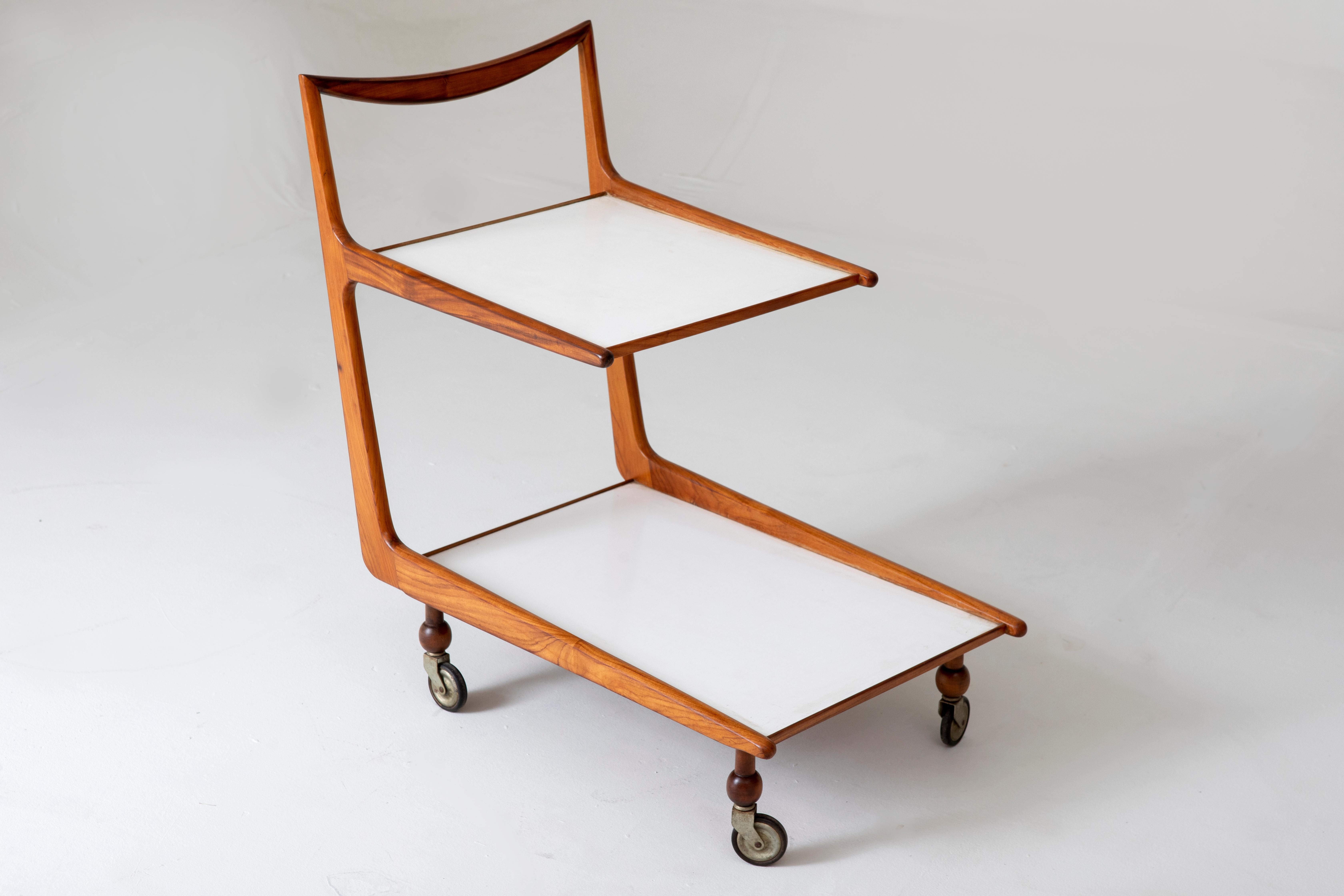 Brasiliano Carrello da tè moderno di metà secolo di un designer brasiliano, anni '60 in vendita