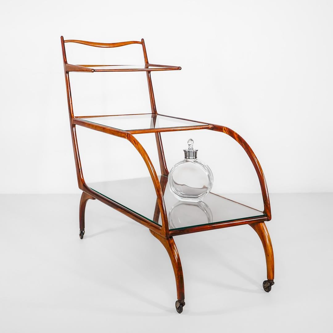 Brésilien Chariot à thé en Wood Caviúna de Giuseppe Scapinelli, Brasil, 1960, The Modernity en vente