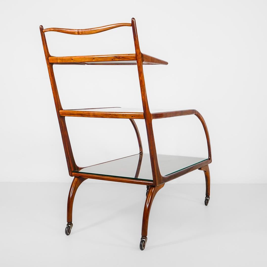 Milieu du XXe siècle Chariot à thé en Wood Caviúna de Giuseppe Scapinelli, Brasil, 1960, The Modernity en vente