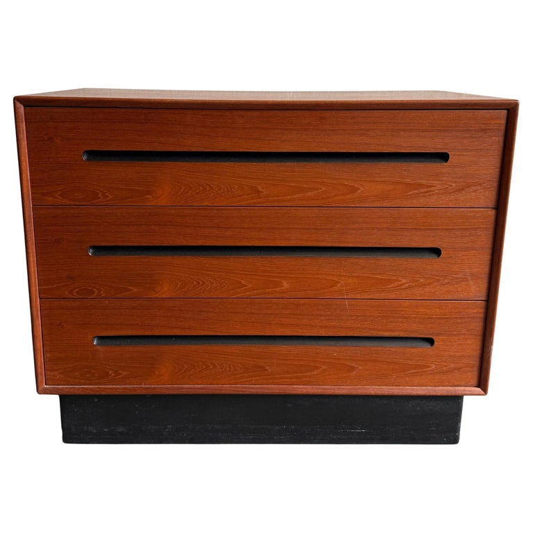 Mid Century Modern Teak 3 drawer dresser by Westnofa Norway For Sale at 1stDibs Mid Century Modern Teak 3 drawer dresser by Westnofa Norway For Sale at 1stDibs