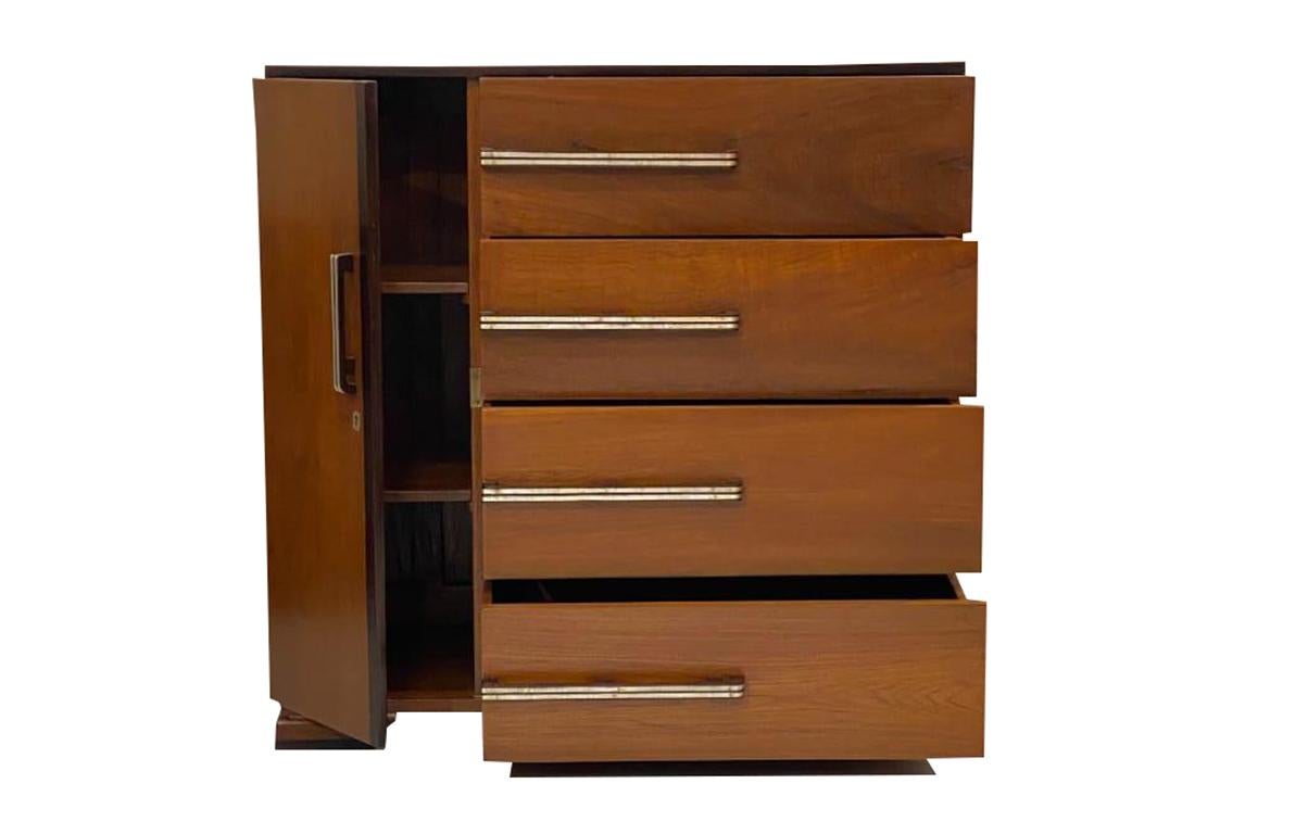 Mid-Century moderno Cassettiera in teak e cromo del Mid Century Modern in vendita