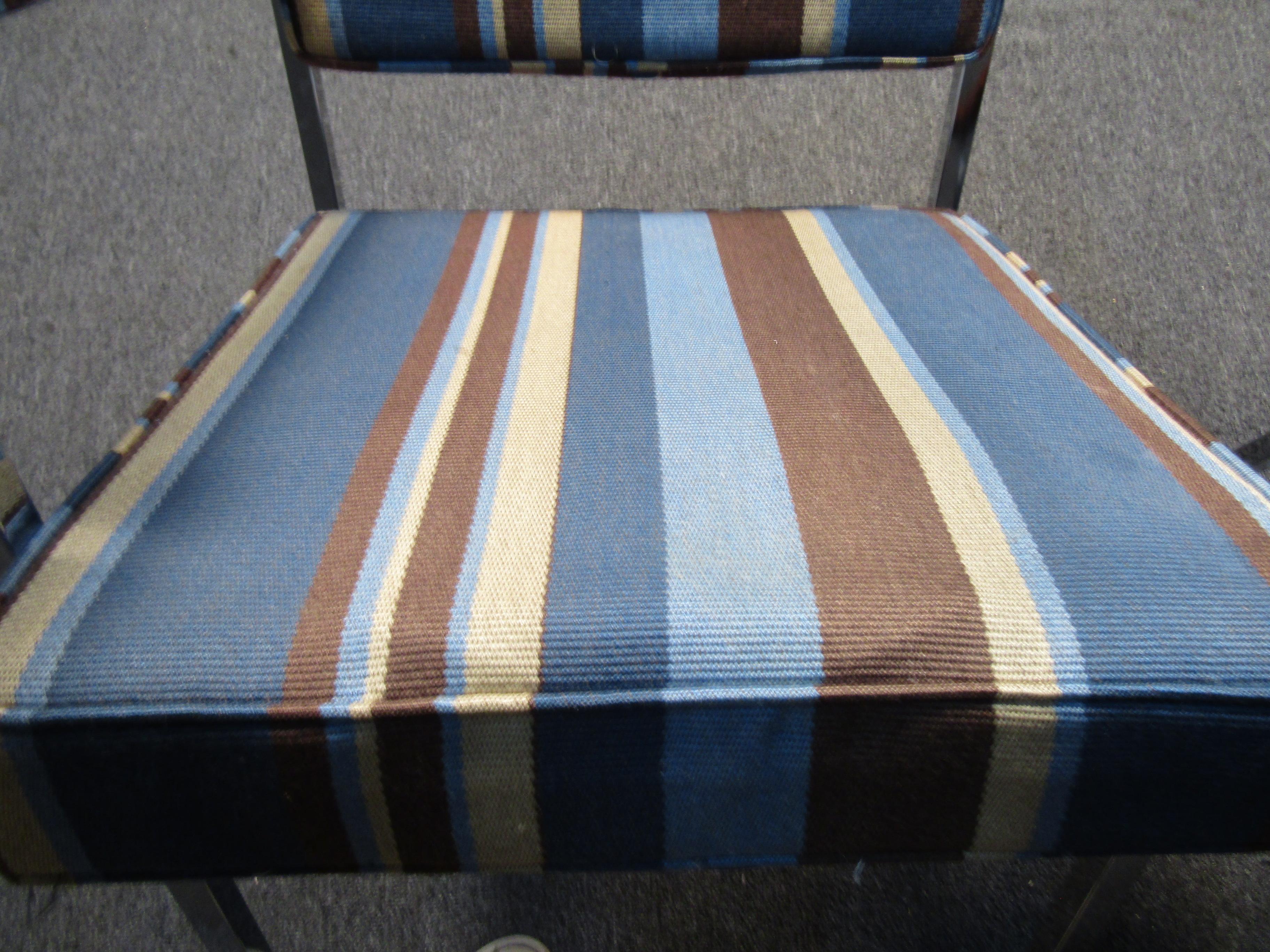 Mid-Century Modern Teak and Metal Club Chairs For Sale 3