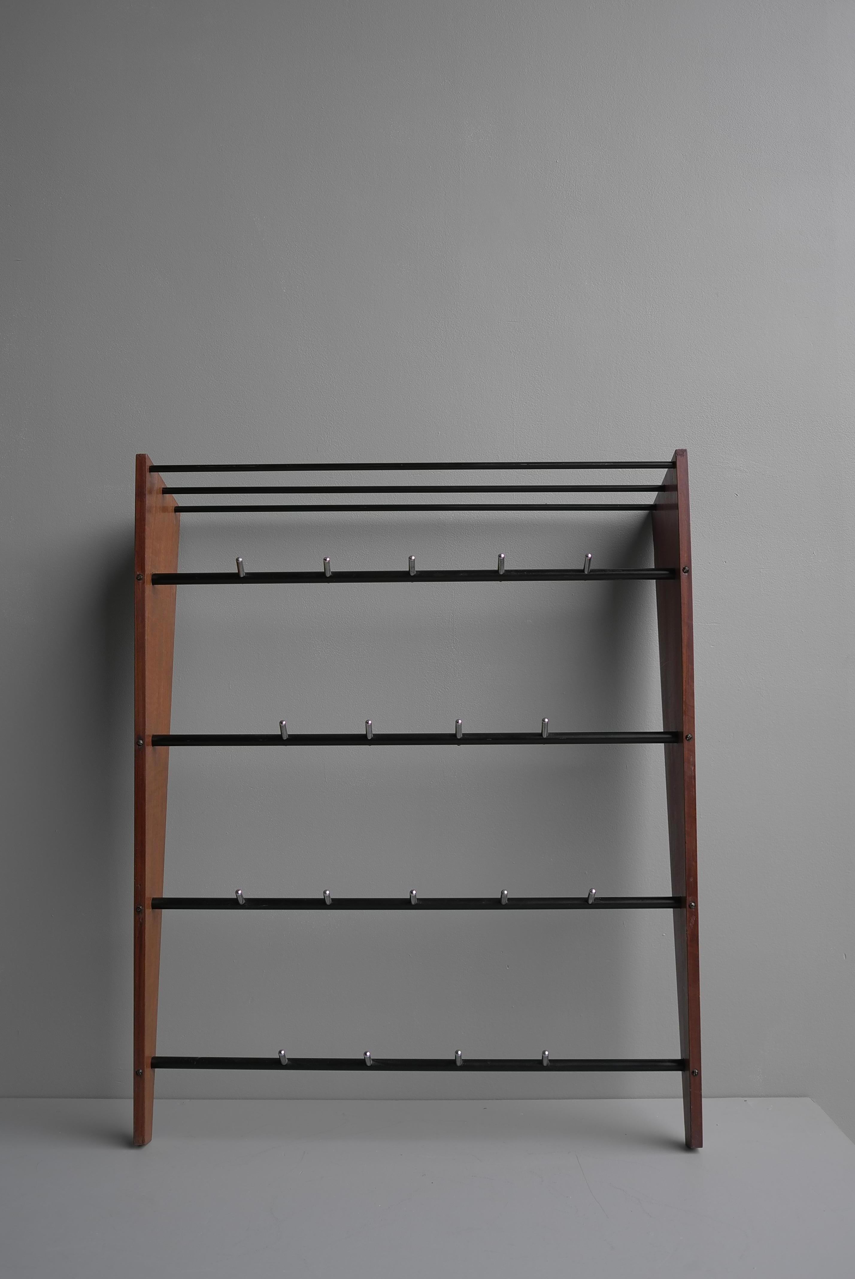 Mid-Century Modern Teak and Metal Wall Coat Rack, France, 1960s In Good Condition For Sale In Den Haag, NL