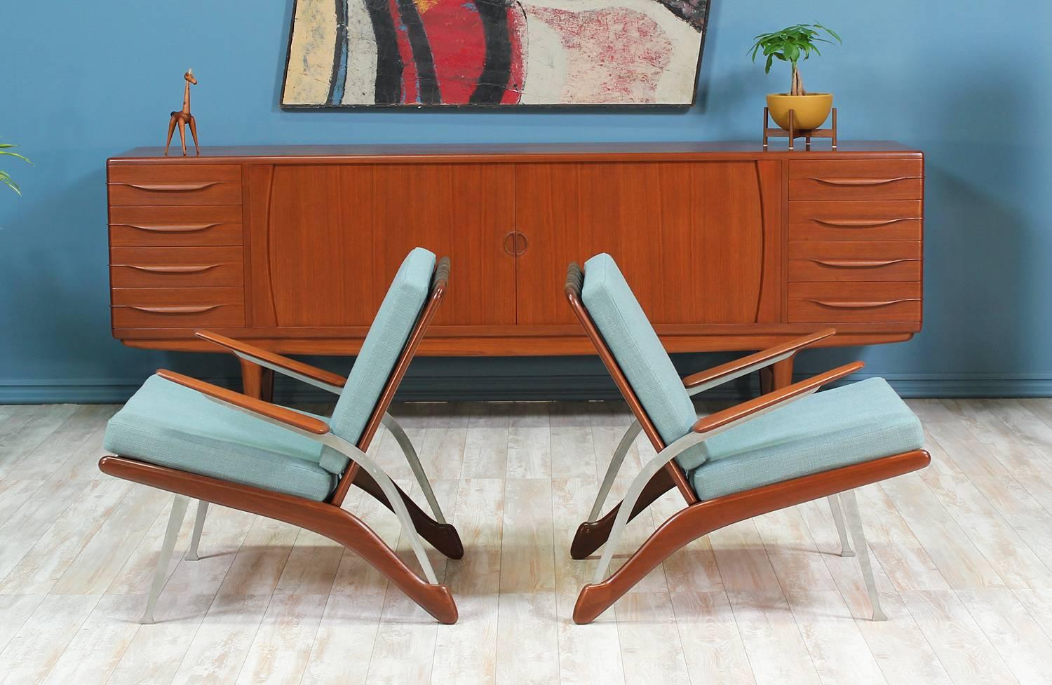 Mid-Century Modern Teak and Steel Lounge Chairs In Excellent Condition In Los Angeles, CA