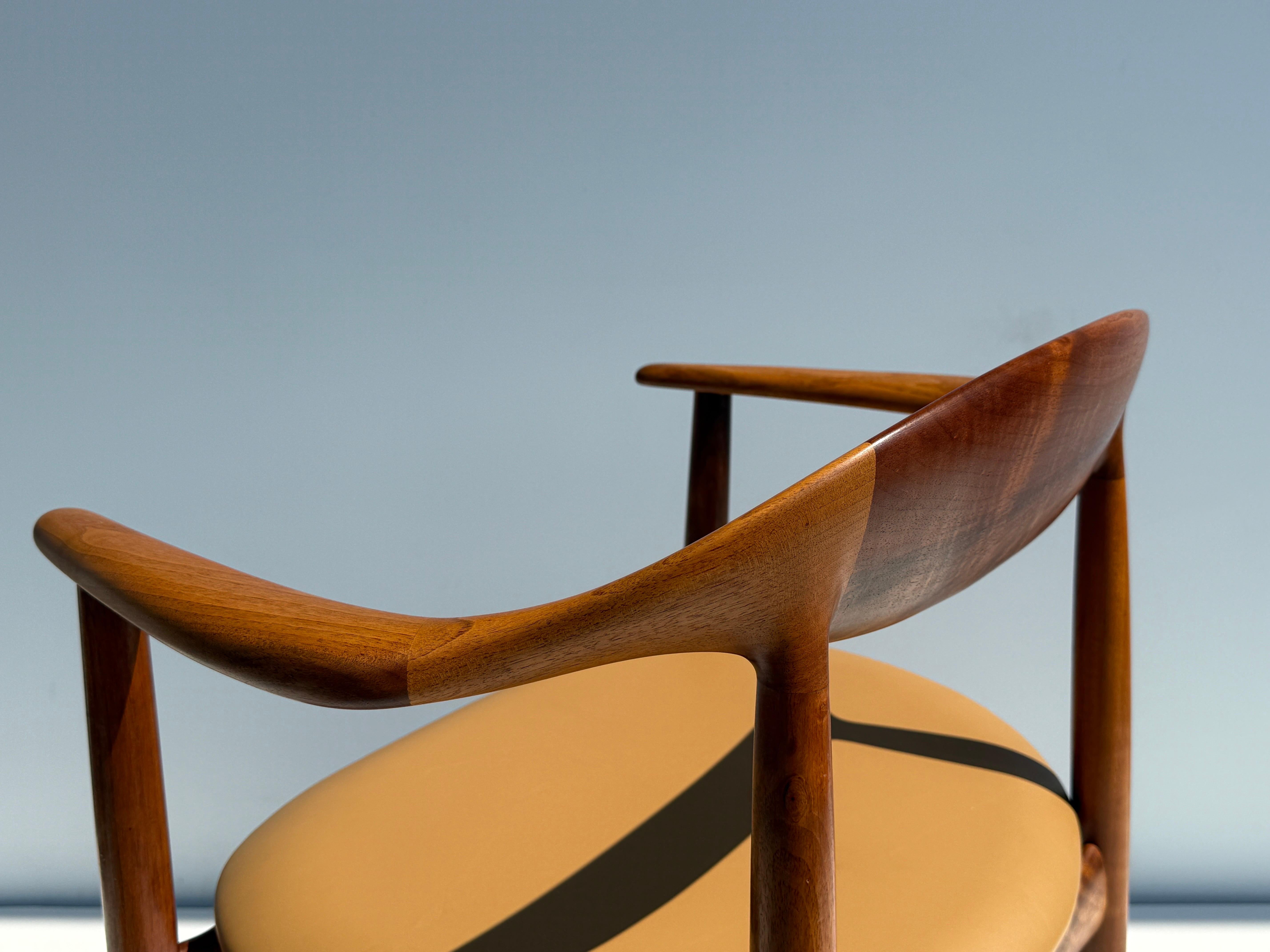 Fauteuil en teck moderne du milieu du siècle en vente 6