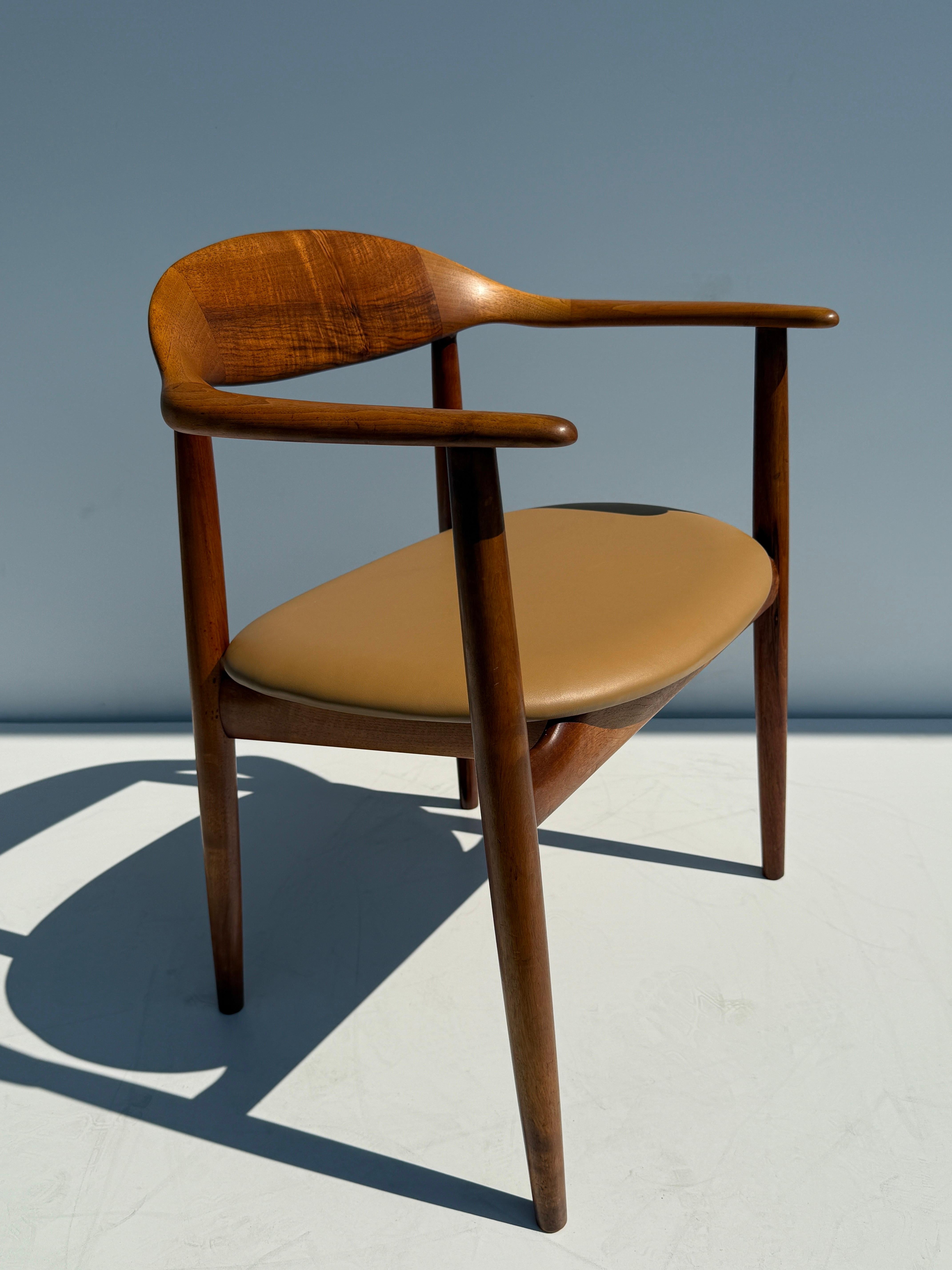 Mid-Century Modern Fauteuil en teck moderne du milieu du siècle en vente