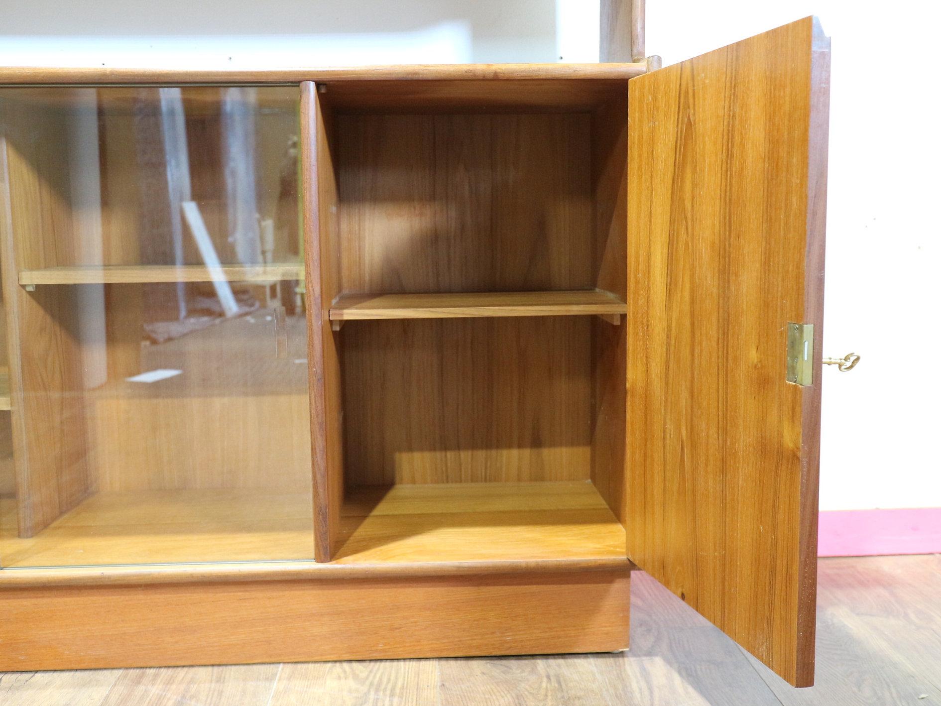 Espositore da bar per cocktail in teak di Turnidge of London, metà del secolo scorso in vendita 3