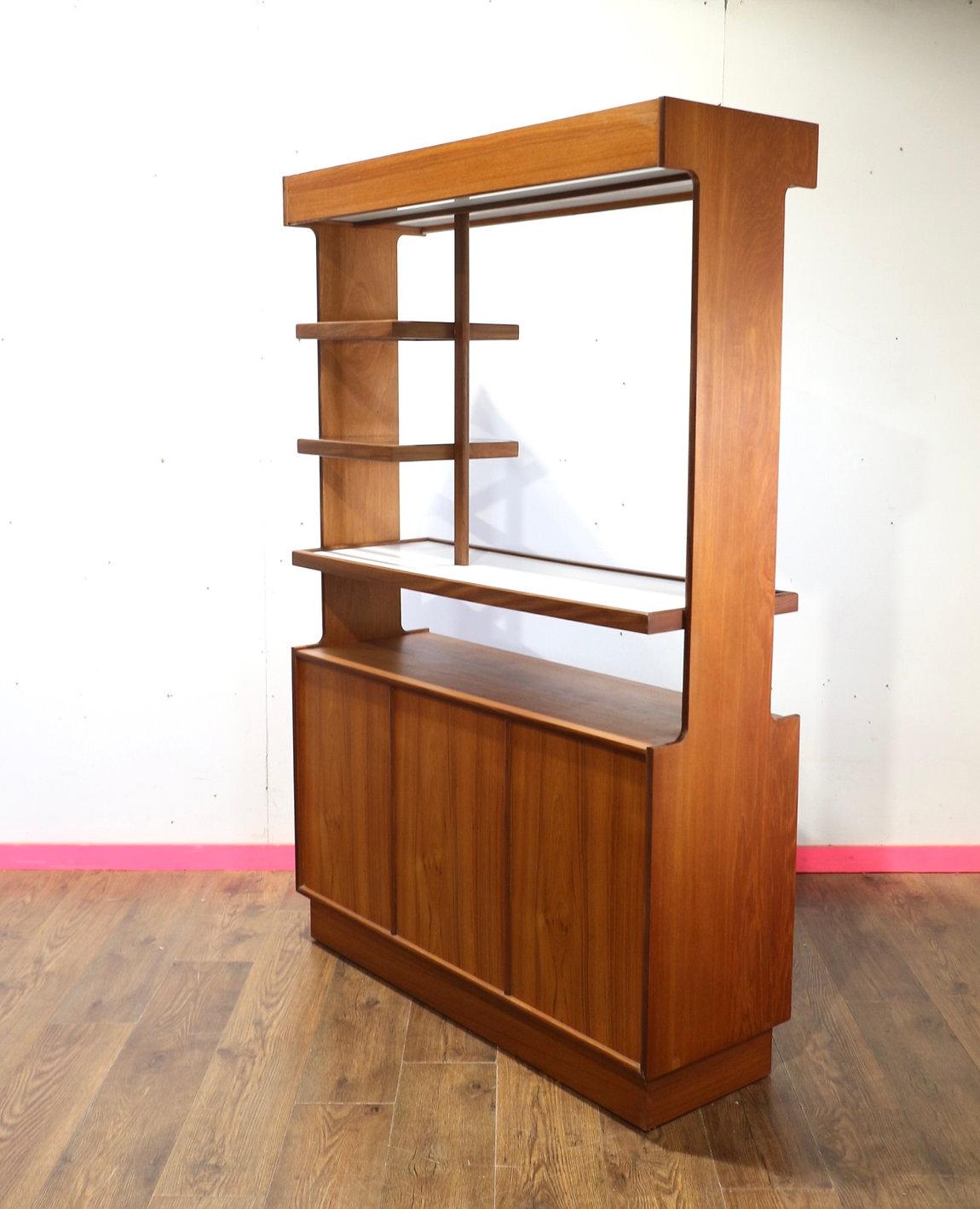 Mid-Century moderno Espositore da bar per cocktail in teak di Turnidge of London, metà del secolo scorso in vendita