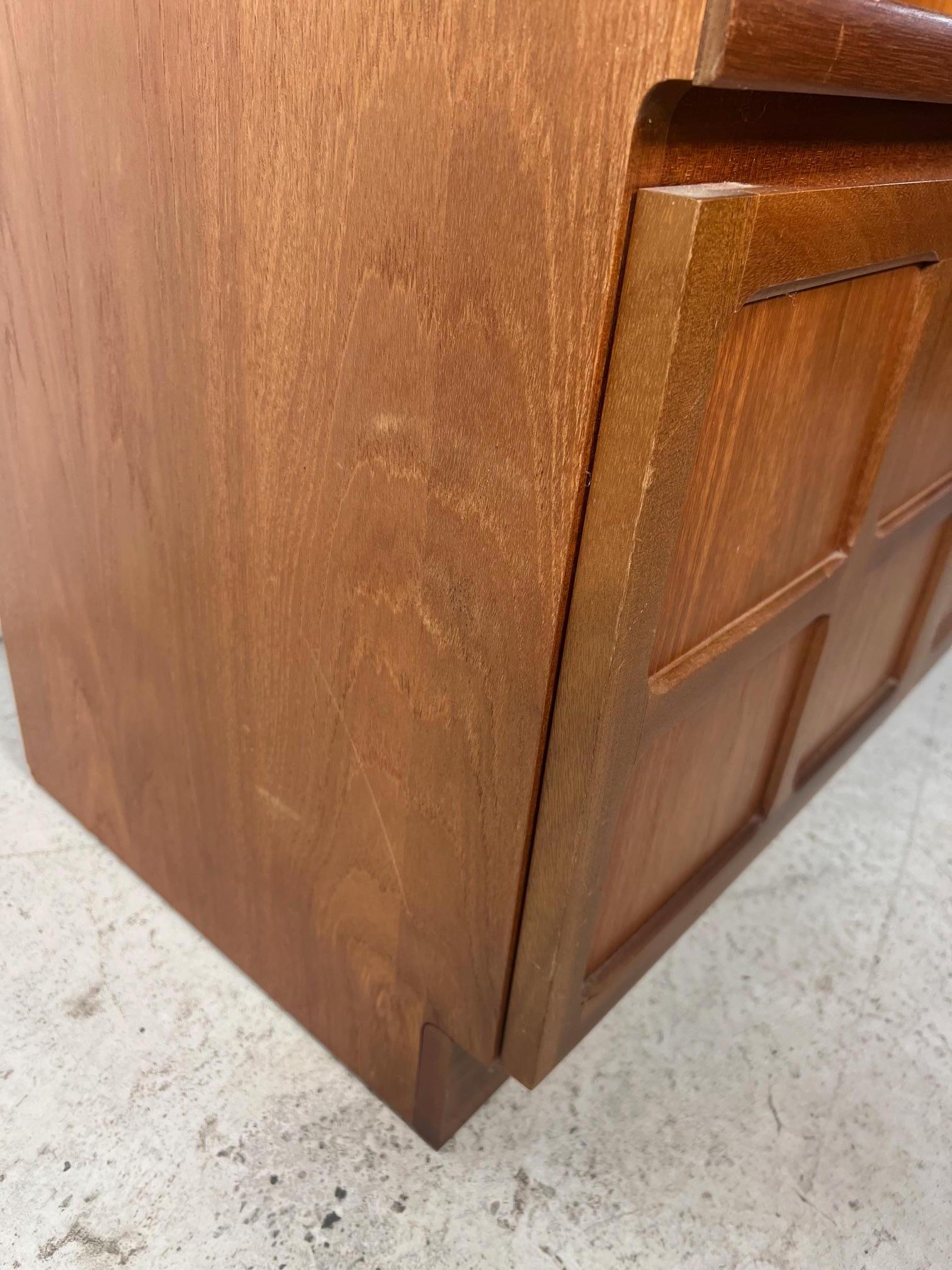 Mid Century Modern Teak Buffet Hutch Display China Cabinet By Nathan Furniture 13