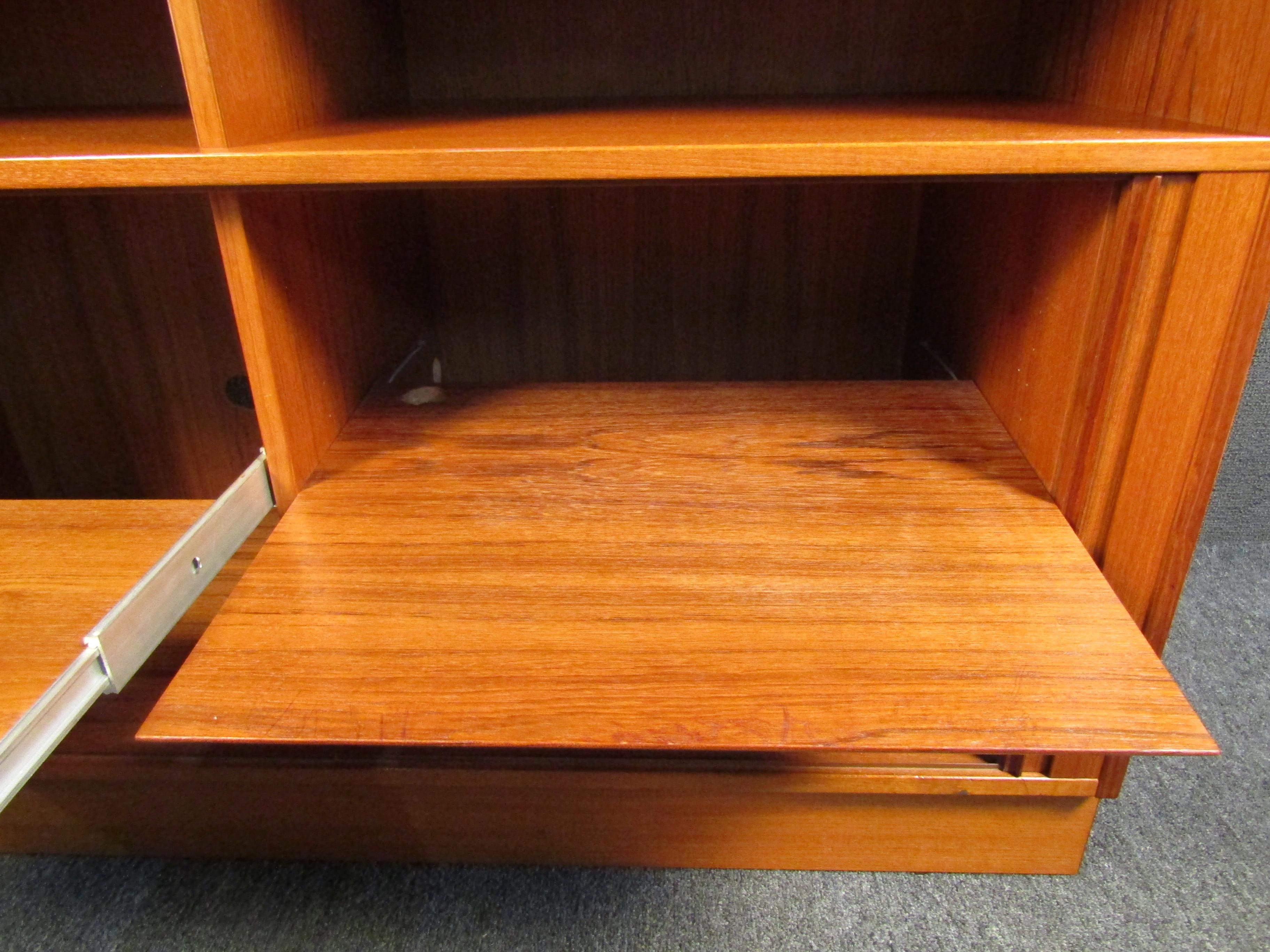 Mid-Century Modern Teak Cabinet For Sale 7