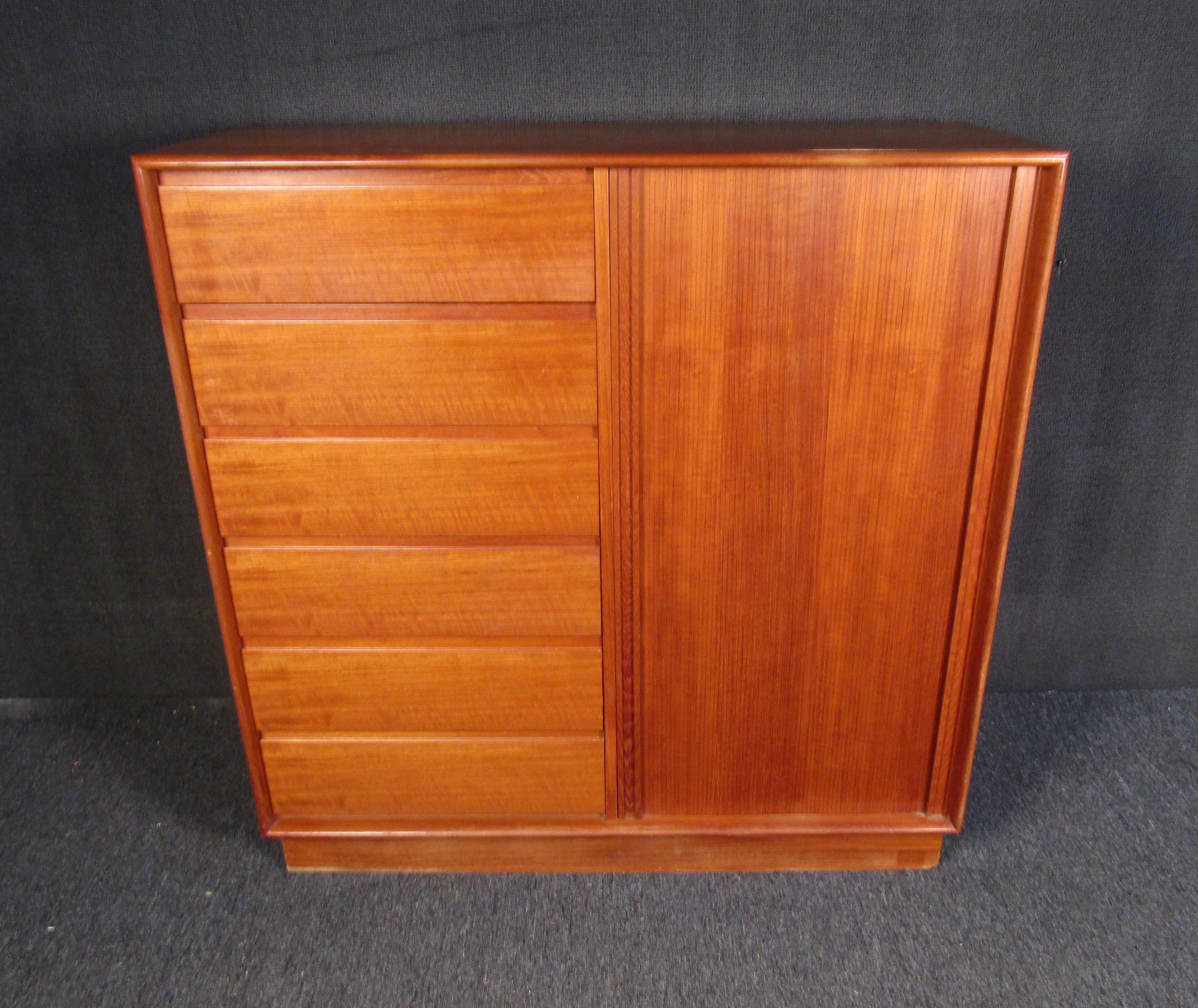 Mid-Century Modern Teak Cabinet In Good Condition For Sale In Brooklyn, NY