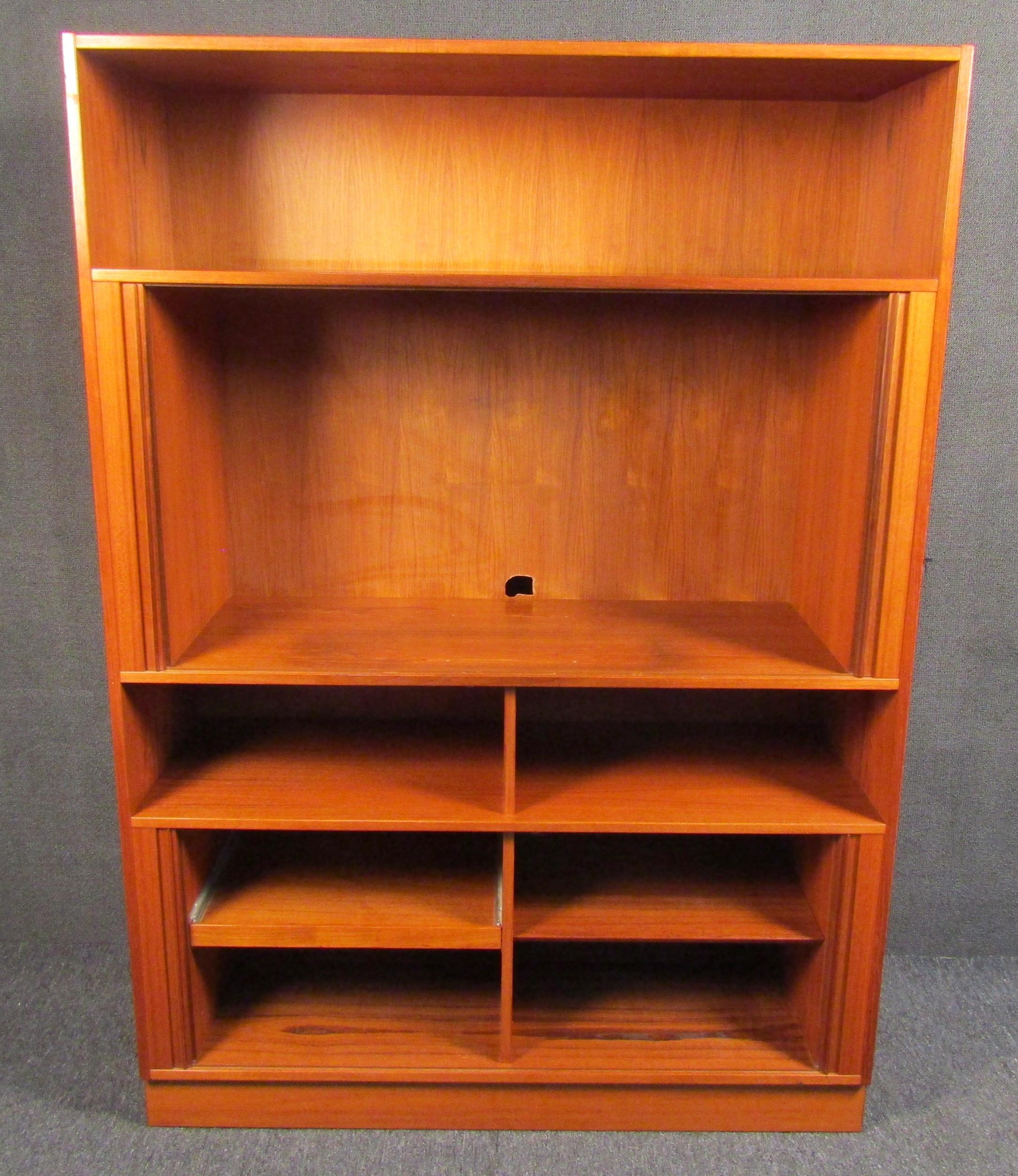 Mid-Century Modern Teak Cabinet In Good Condition For Sale In Brooklyn, NY