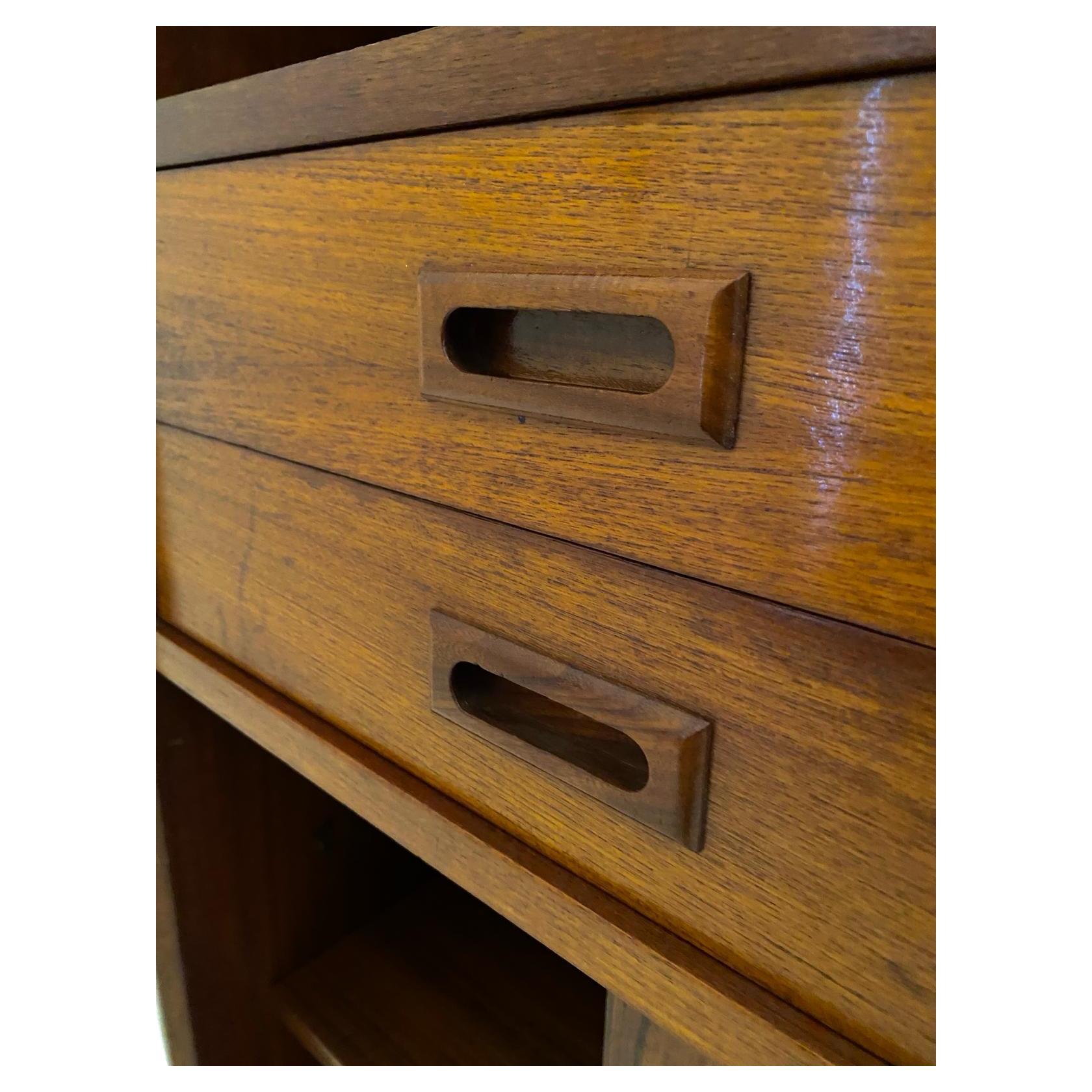 Mid Century Modern Teak Cabinet, Italien 1960er Jahre 5