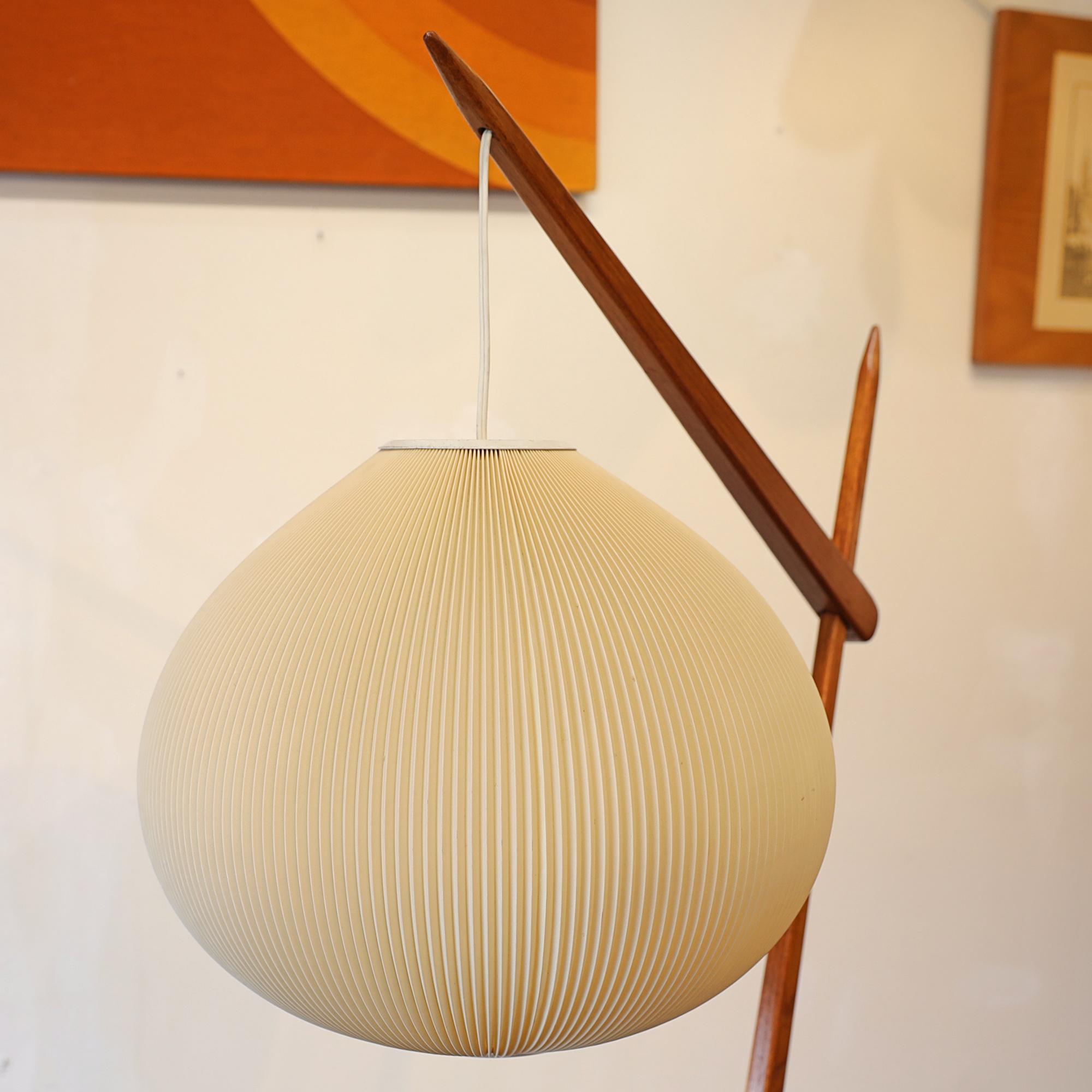 Mid-Century Modern Teak Cantilever Floor Lamp 'Pleated Sphere Shade' For Sale 2