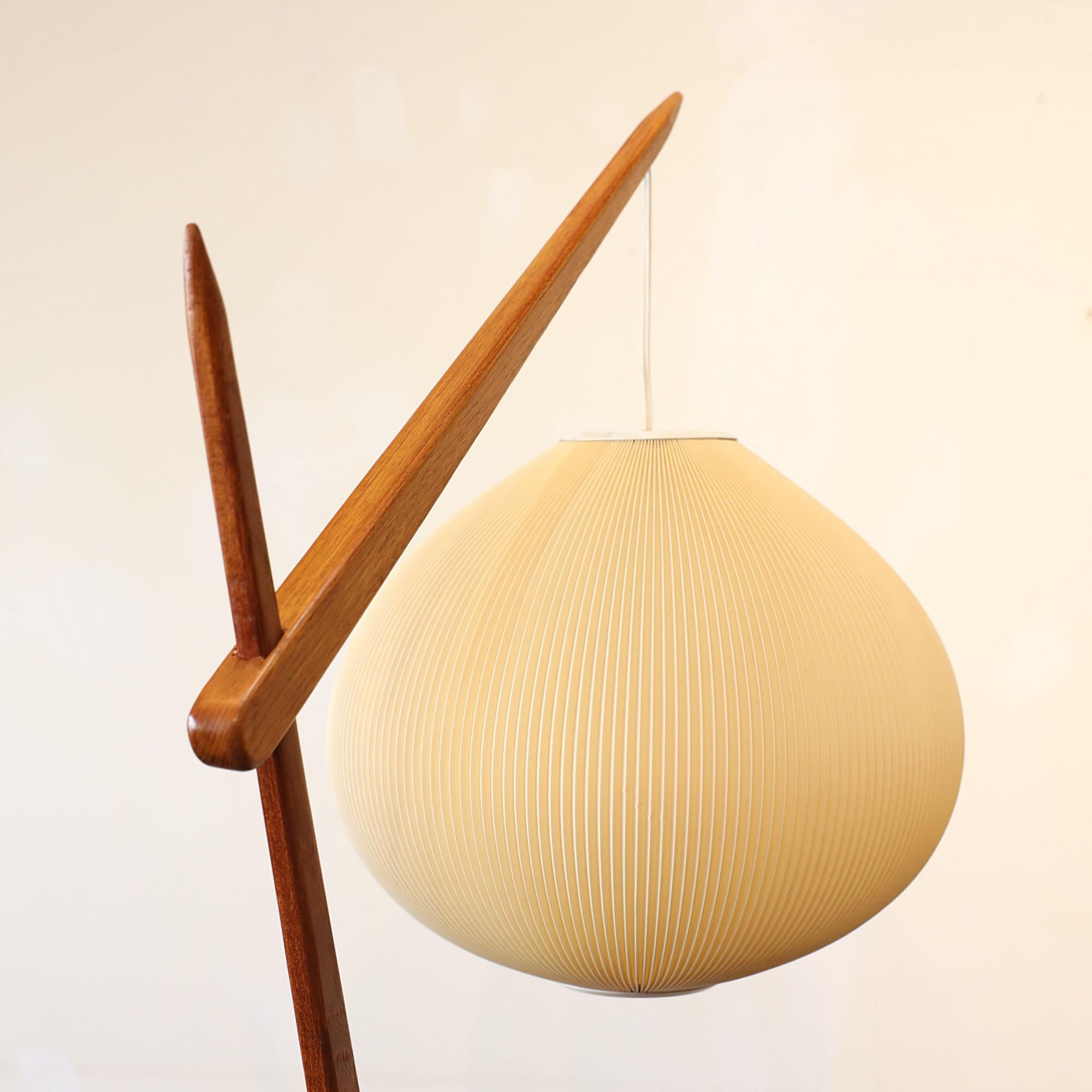 Mid-Century Modern Teak Cantilever Floor Lamp 'Pleated Sphere Shade' For Sale 5