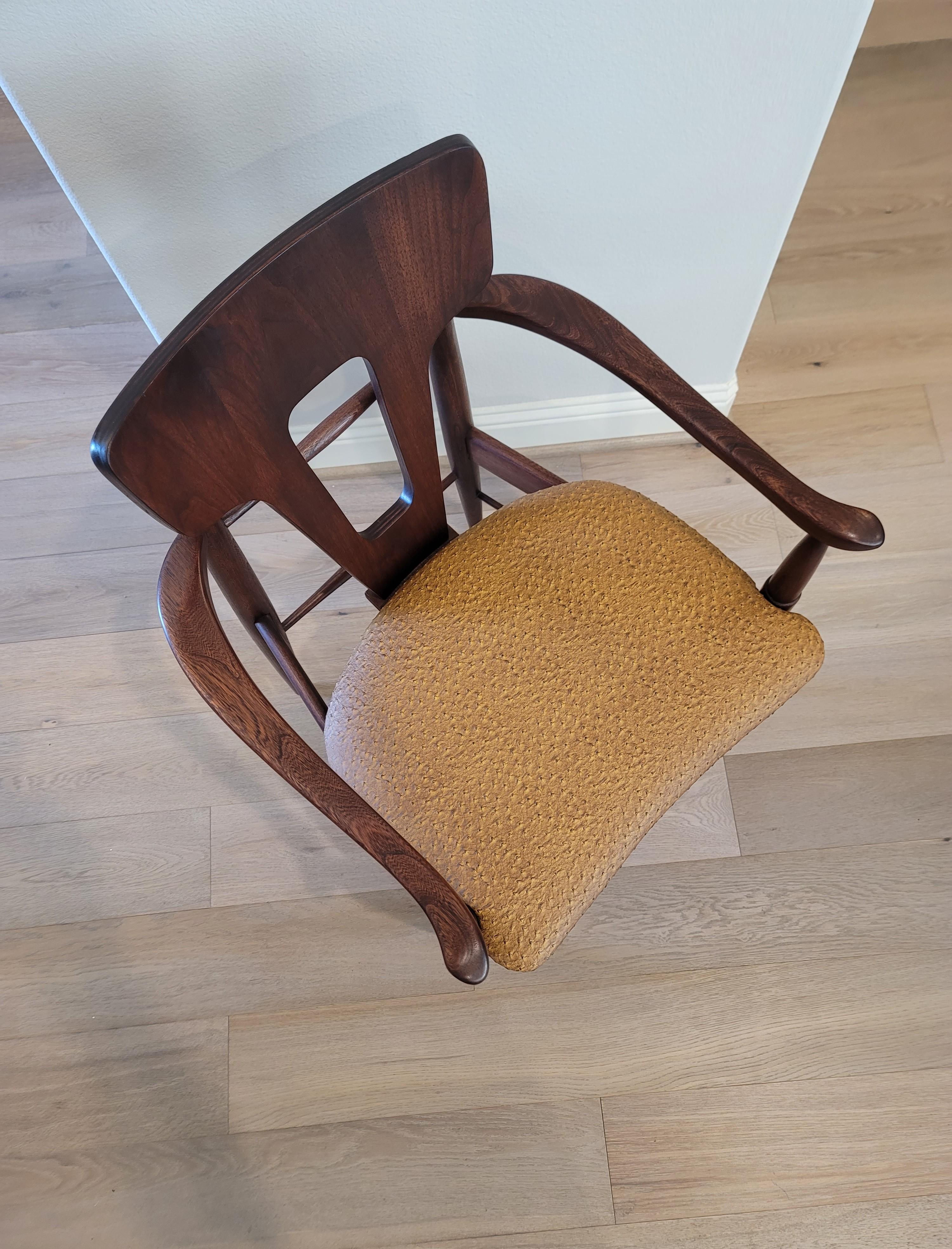 Mid-Century Modern Teak Chair with Ostrich Upholstery  For Sale 4