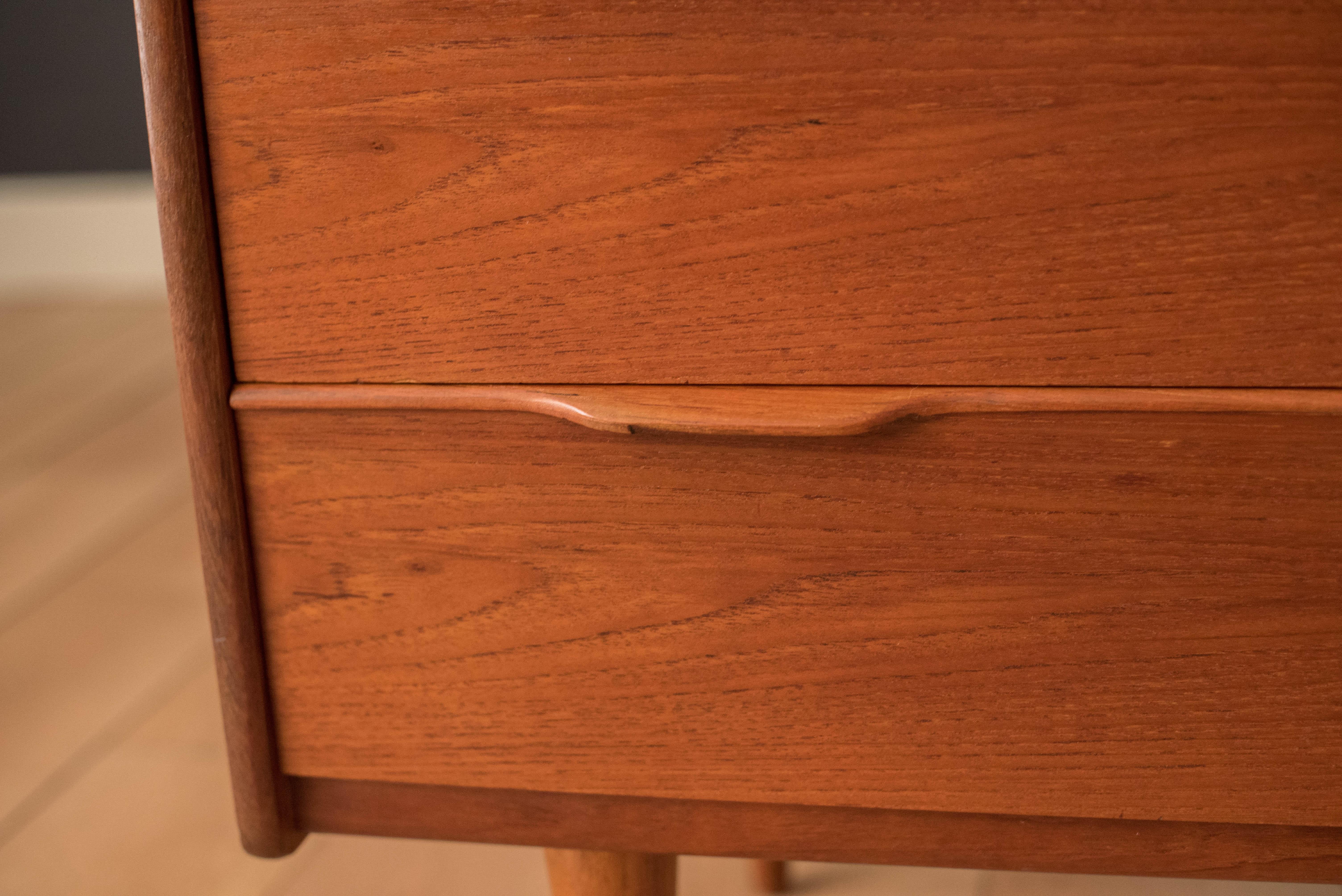Mid-Century Modern Teak Chest of Drawers by Henning Jorgensen 3