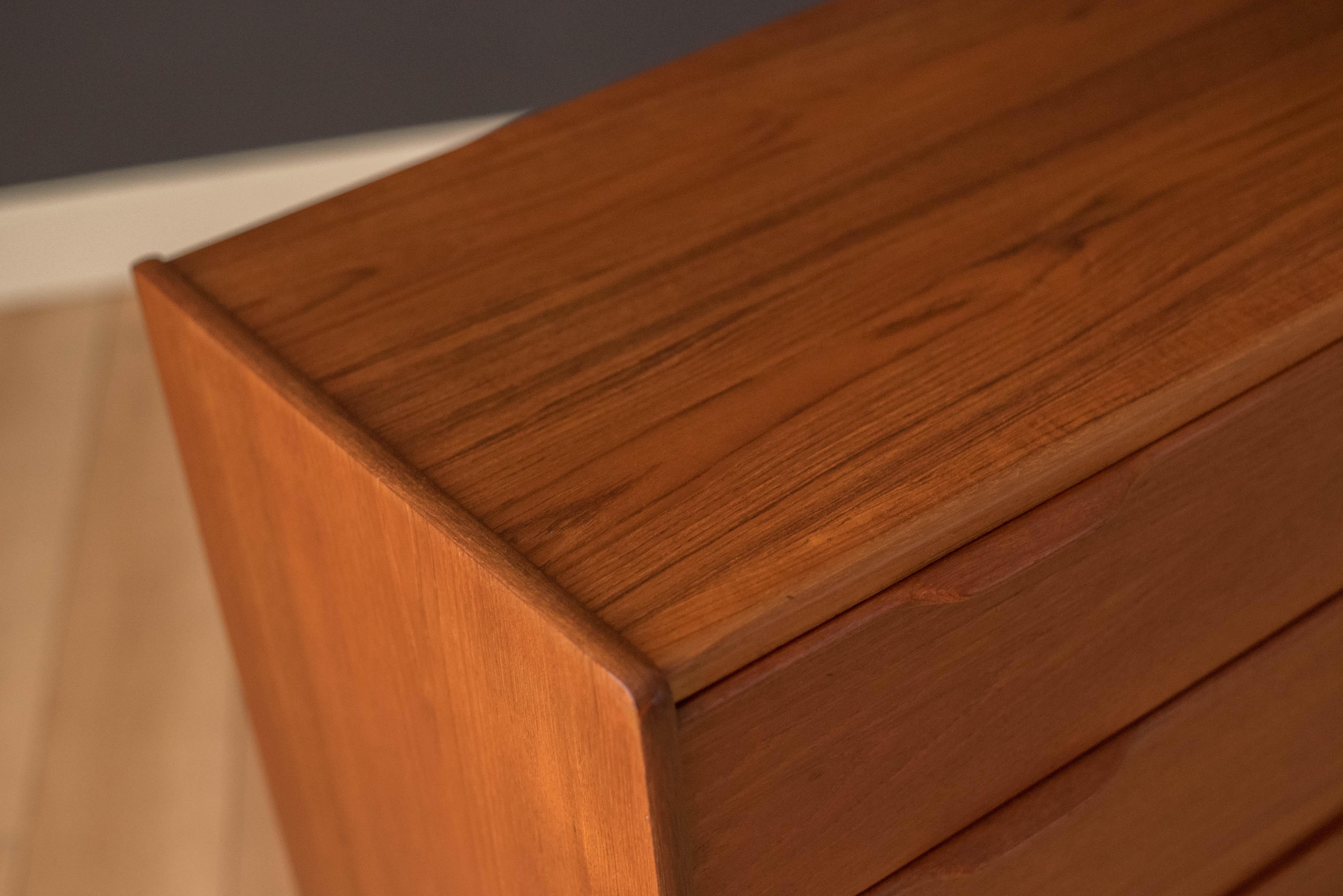 Danish Mid-Century Modern Teak Chest of Drawers by Henning Jorgensen