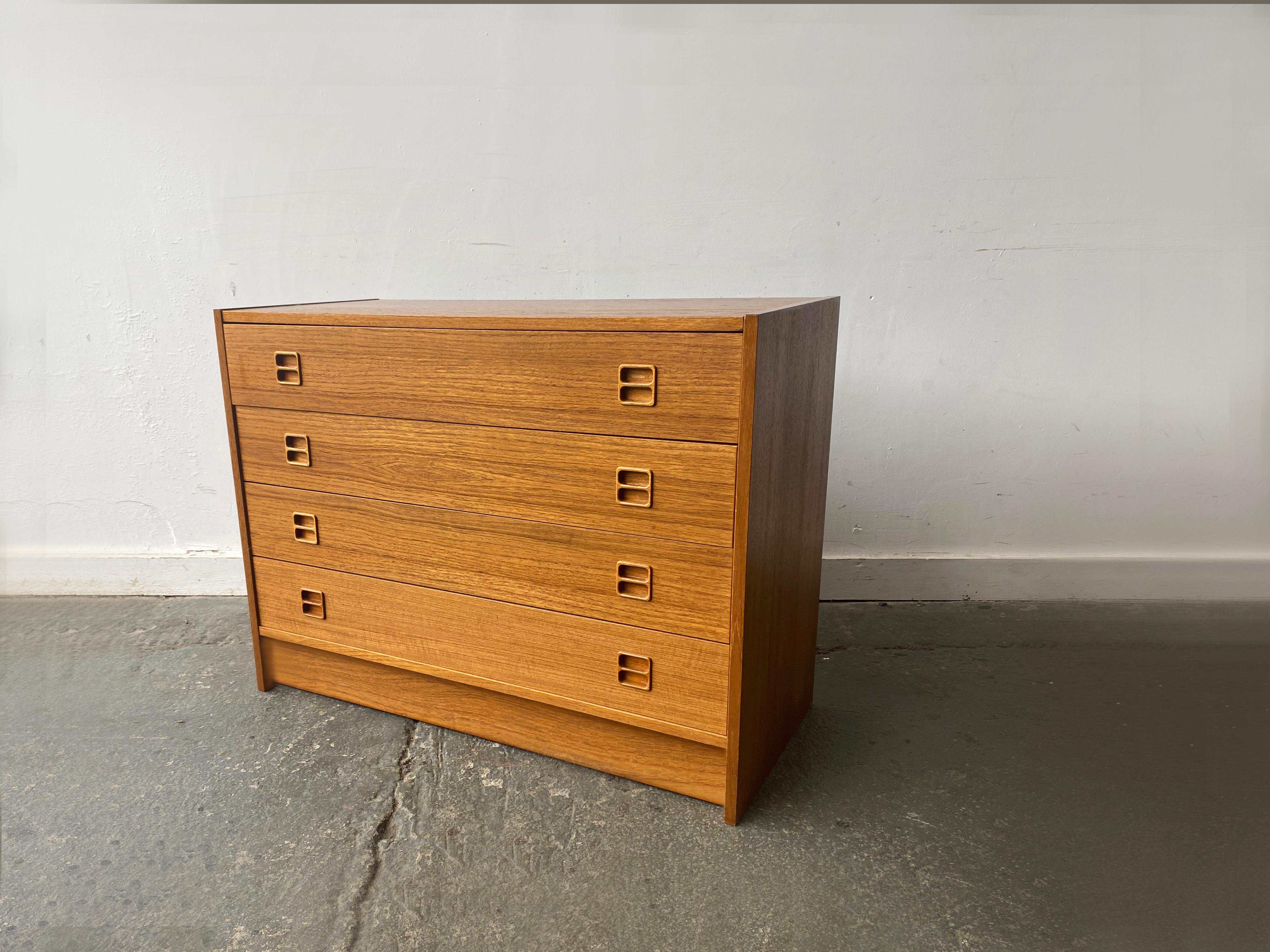 Moderne Kommode aus Teakholz für die Jahrhundertmitte von Sejling Skabe, Dänemark, 1960er Jahre (Moderne der Mitte des Jahrhunderts) im Angebot