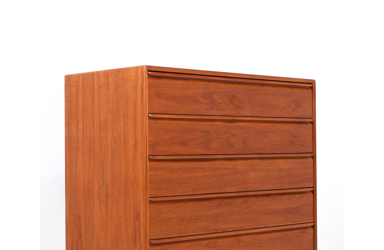 Mid-Century Modern Teak Chest of Drawers by Westnofa In Excellent Condition In Los Angeles, CA