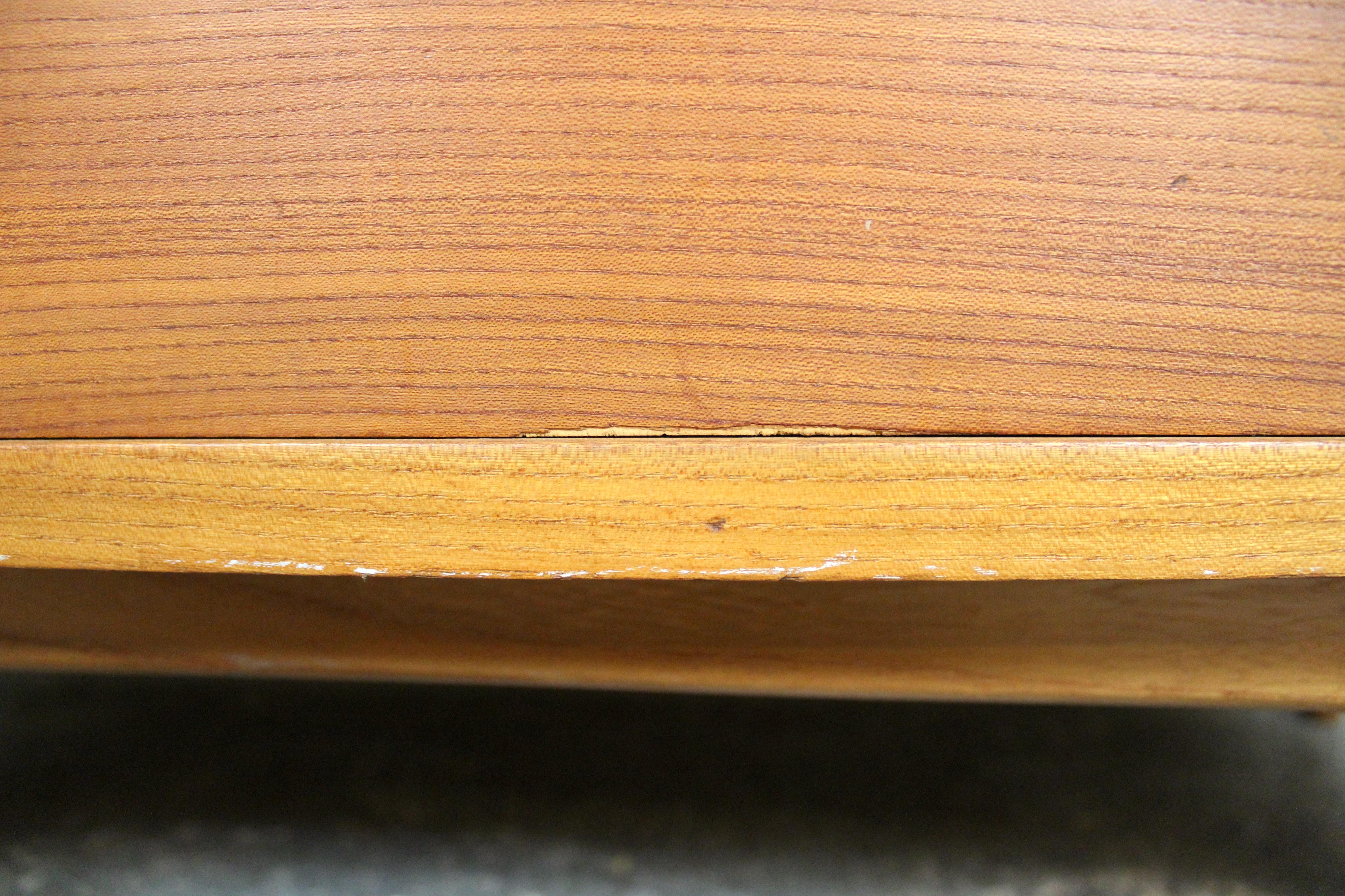 Mid-Century Modern Teak Chest of Drawers For Sale 9