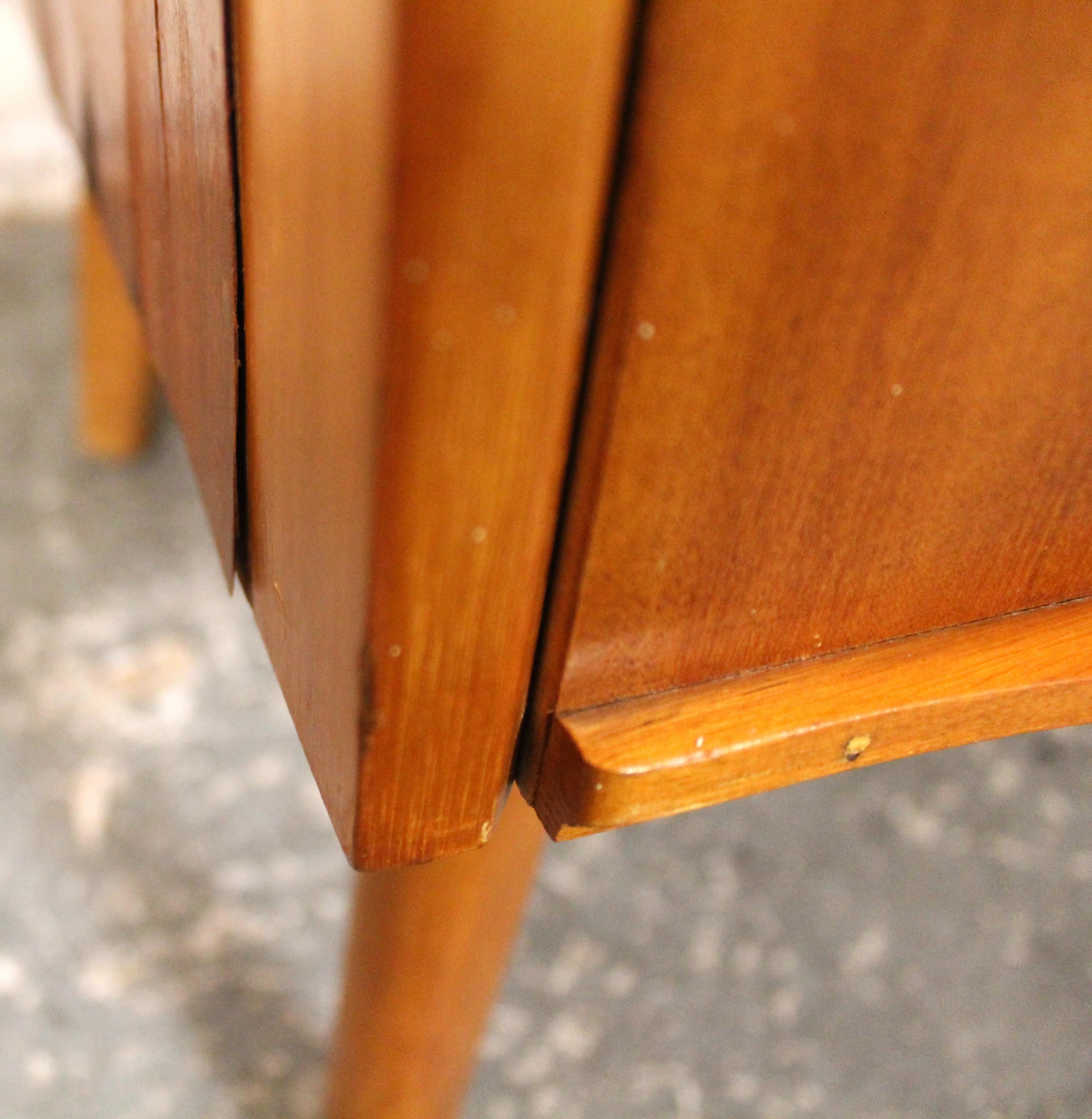 Mid-Century Modern Teak Chest of Drawers For Sale 10