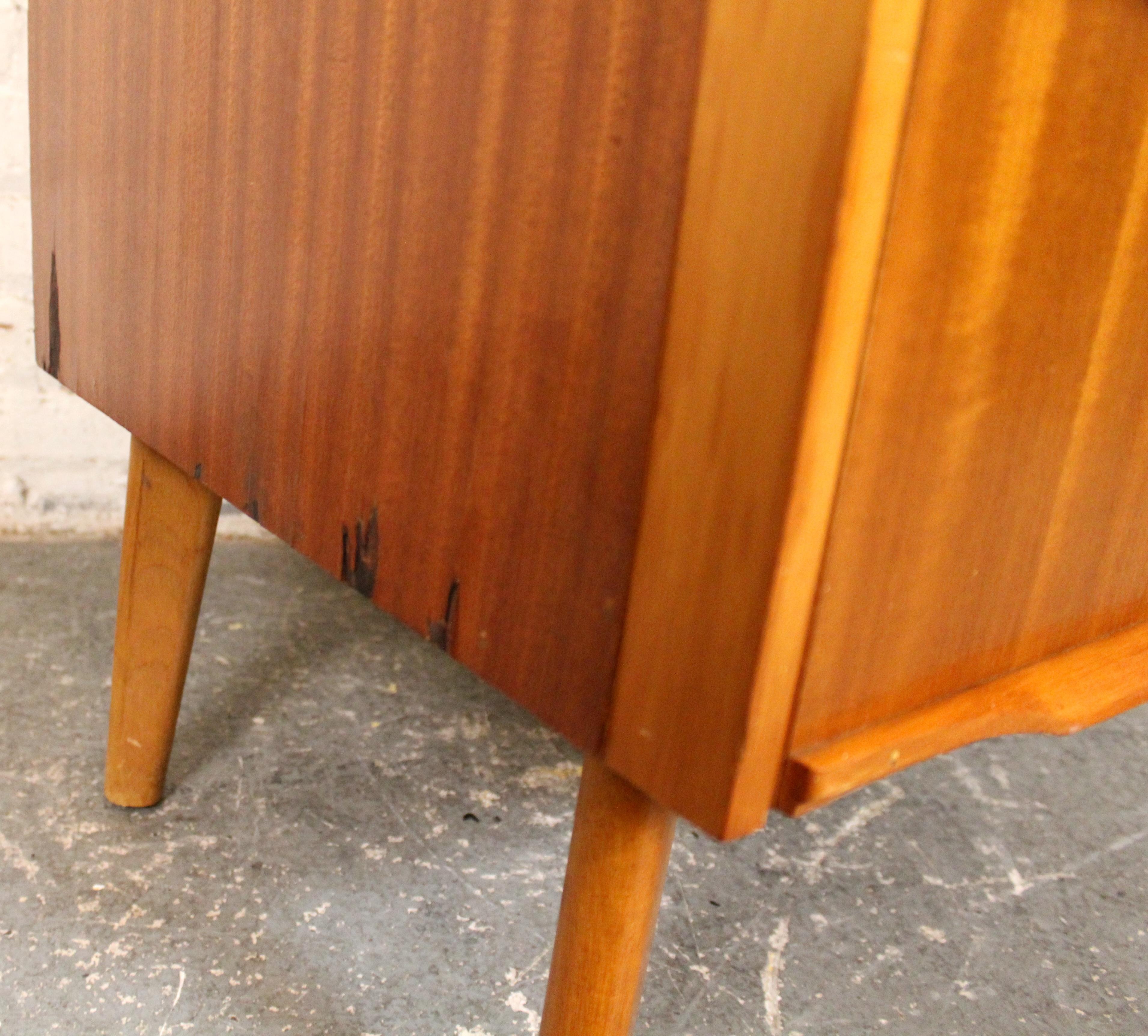 Mid-Century Modern Teak Chest of Drawers For Sale 12