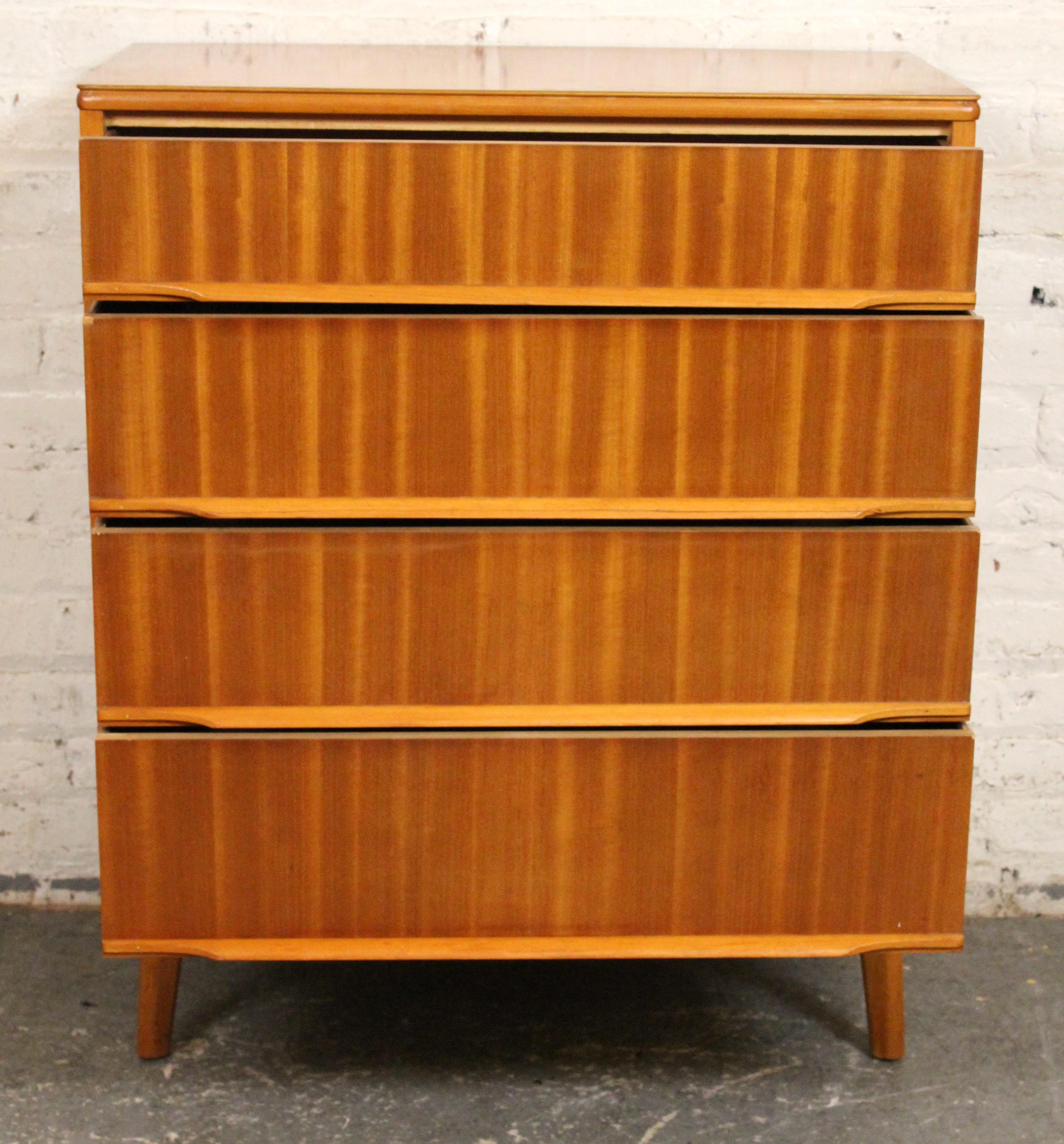 Mid-Century Modern Teak Chest of Drawers For Sale 1