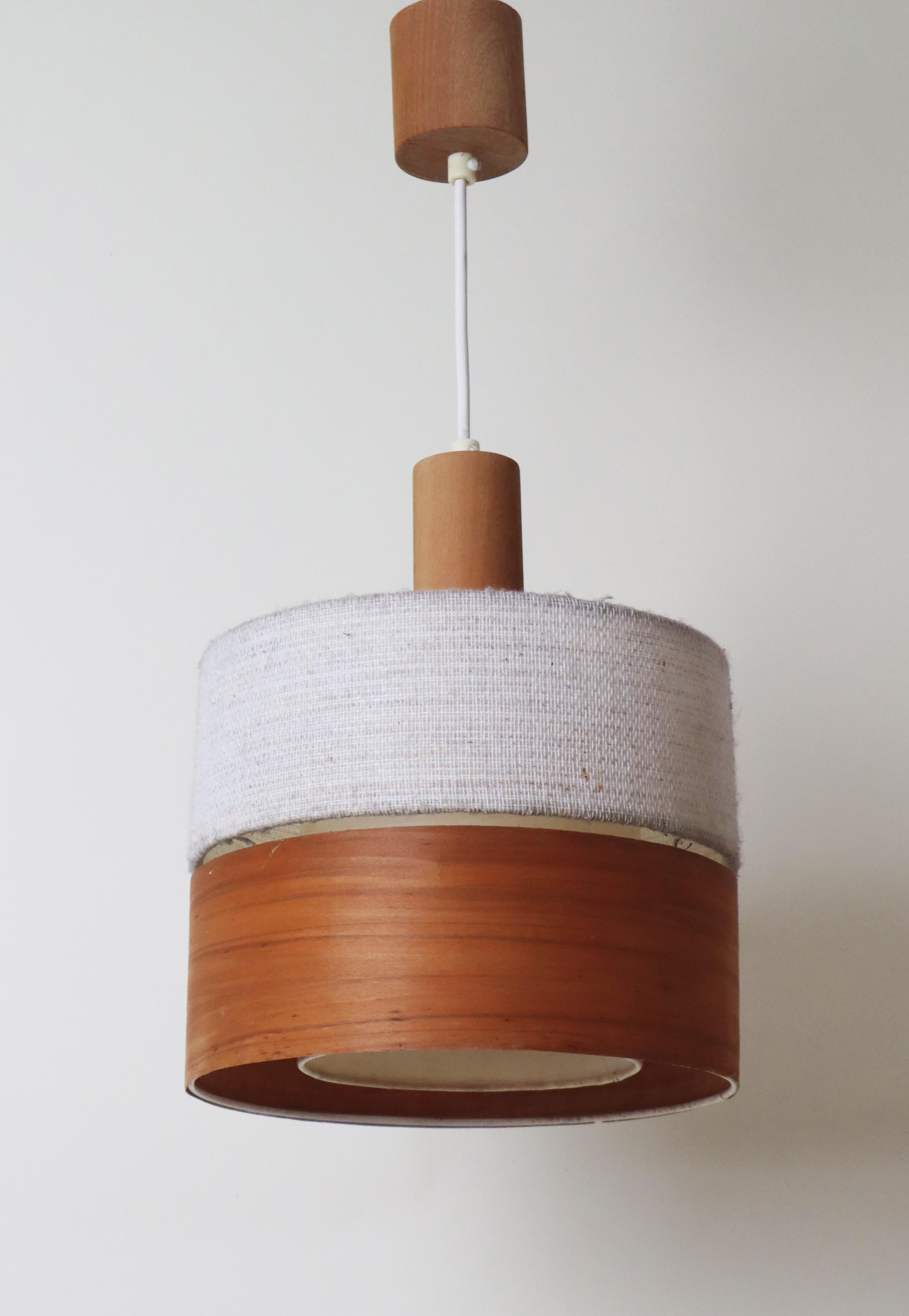 Mid-Century Modern Teak, Chipboard & Wool Pendant Lamp In condizioni buone in vendita a Hannover, DE