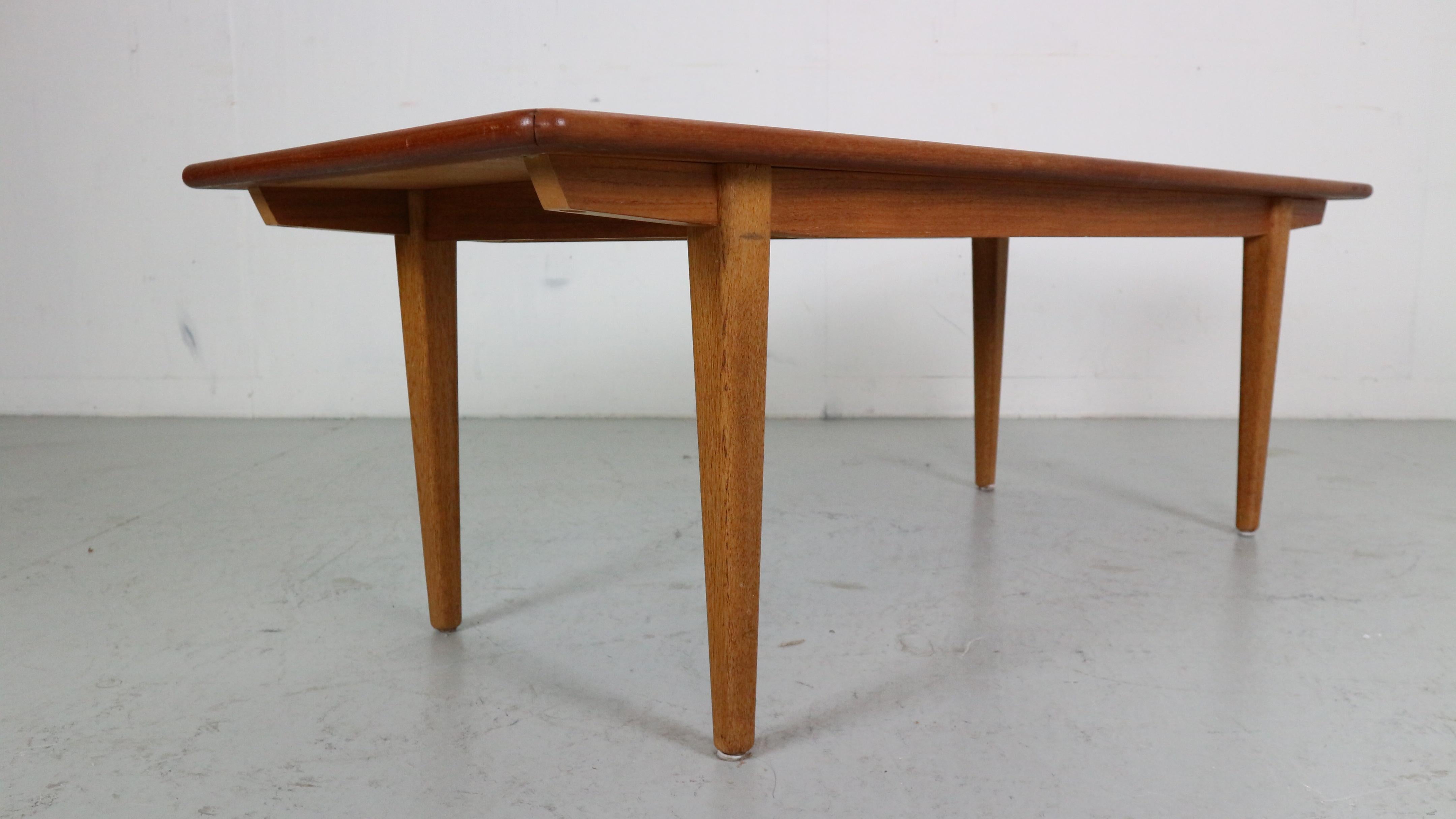Mid- Century Modern Teak Coffee Table, 1960's Denmark For Sale 1