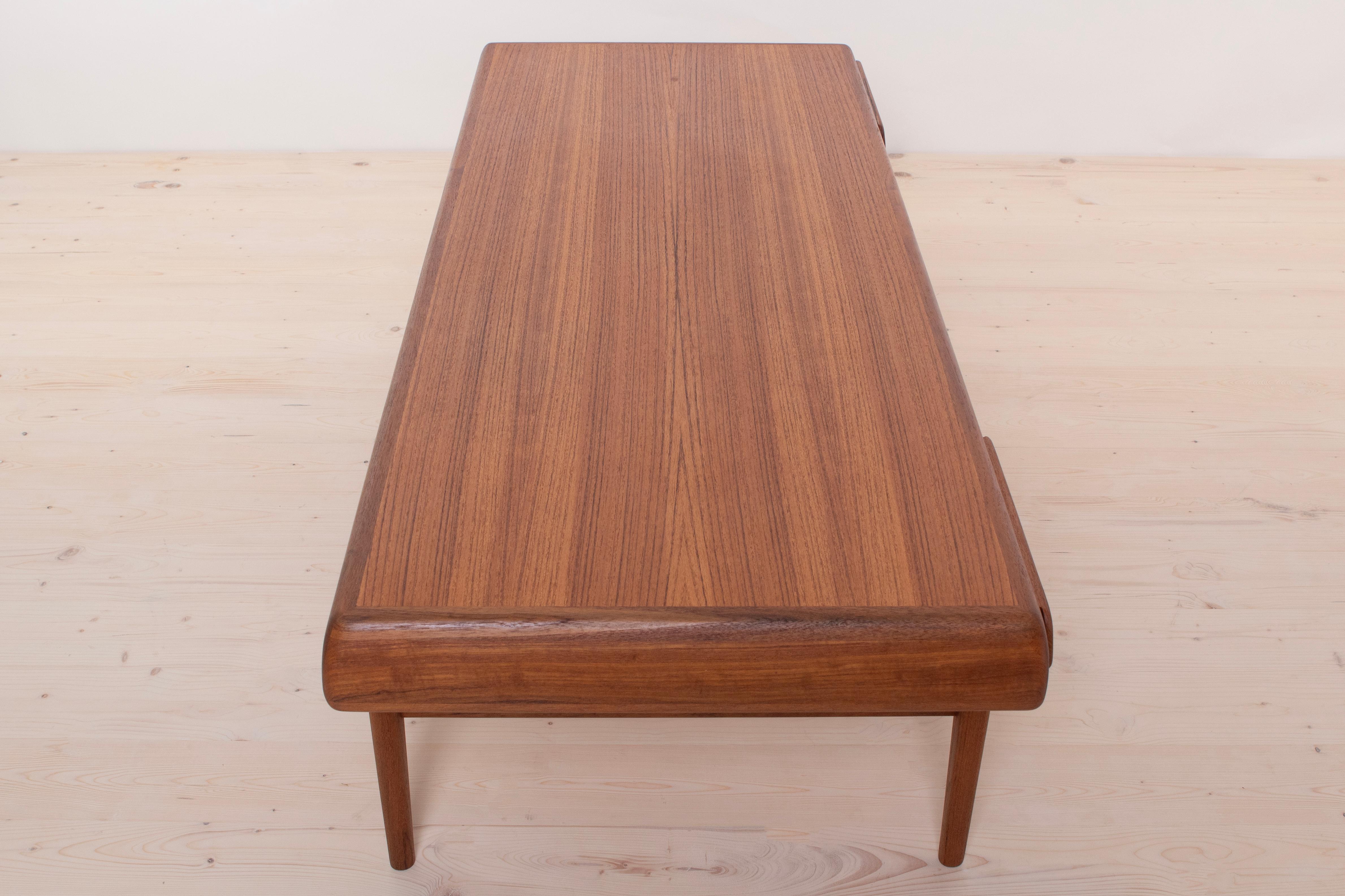  Mid-Century Modern Teak Coffee Table by Johannes Andersen, Scandinavian Design For Sale 10