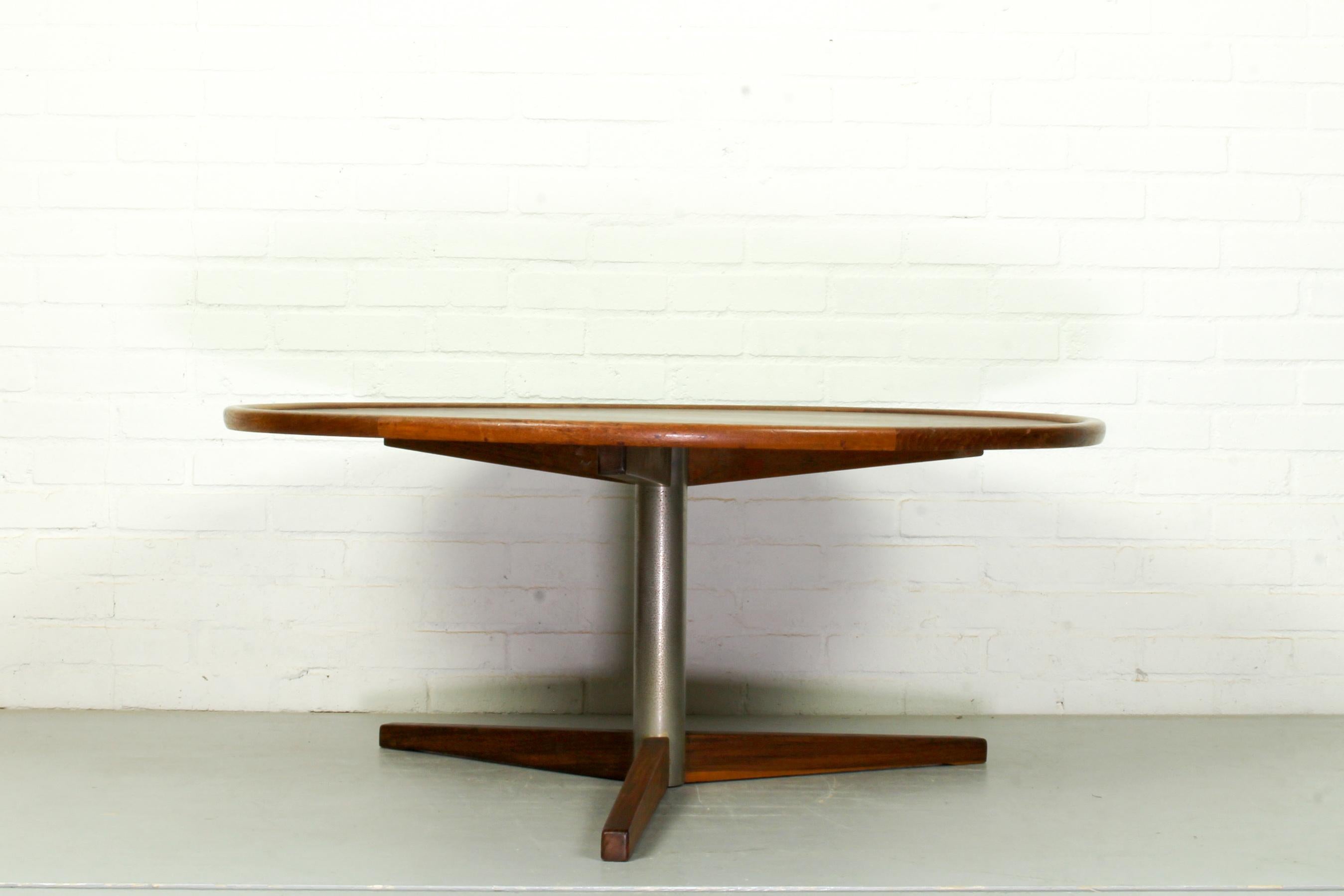 Fifties teak coffee table by Martin Visser for Spectrum nice elegant coffee/side table. Designer: Martin Visser Manufacturer: Spectrum Holland.