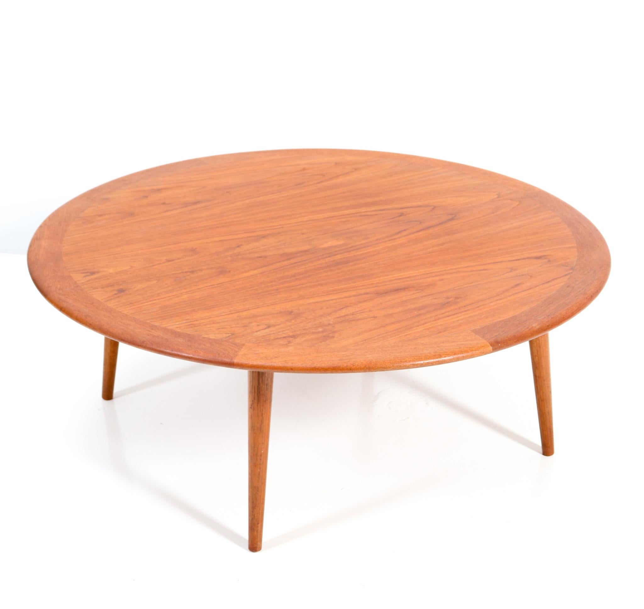 Mid-Century Modern Teak Coffee Table by Pander, 1960s In Good Condition For Sale In Amsterdam, NL