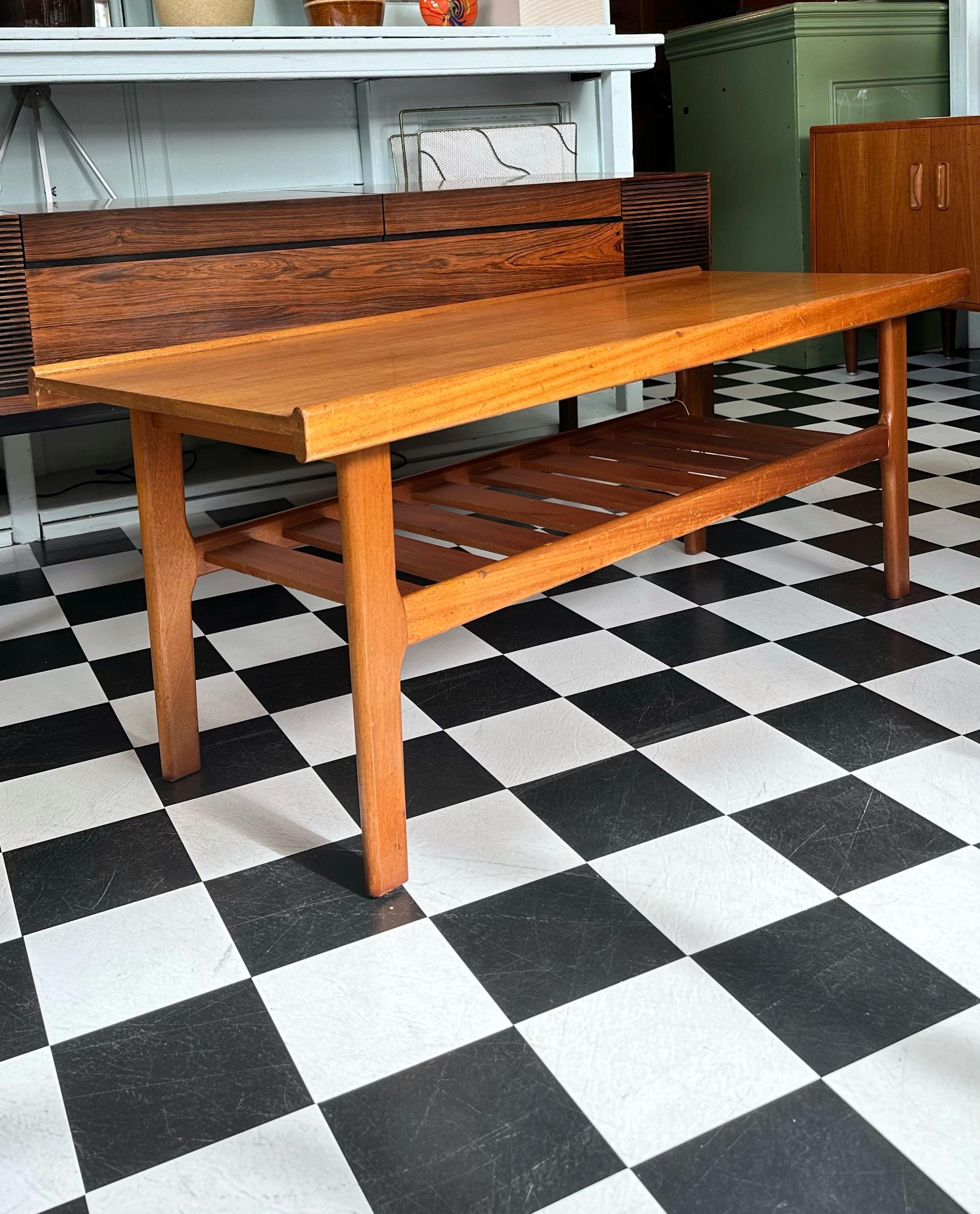 Mid-Century Modern Teak Coffee Table with Magazine Rack by Myer In Good Condition For Sale In London, GB