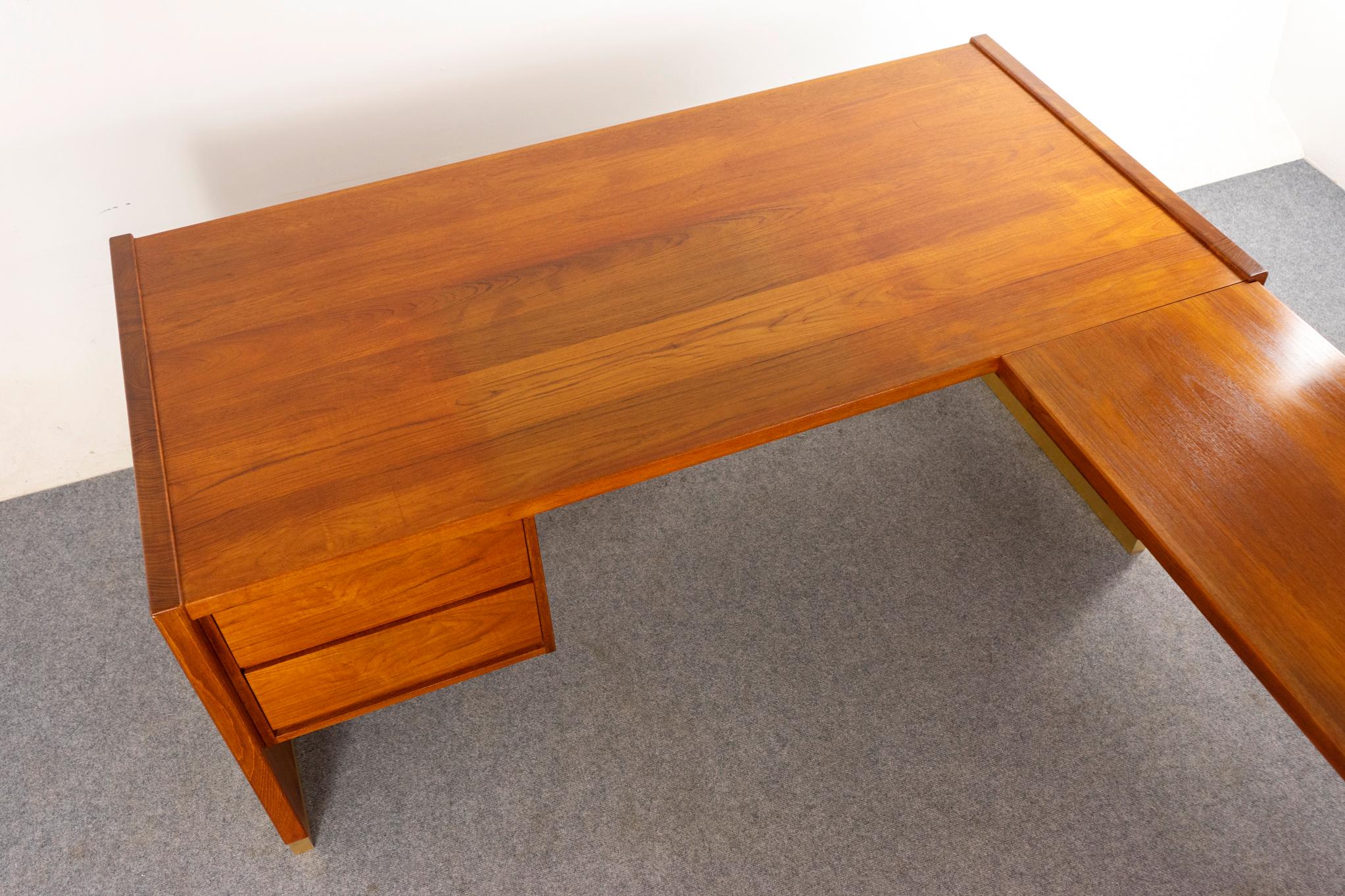 Mid-Century Modern Teak Corner Desk For Sale 3