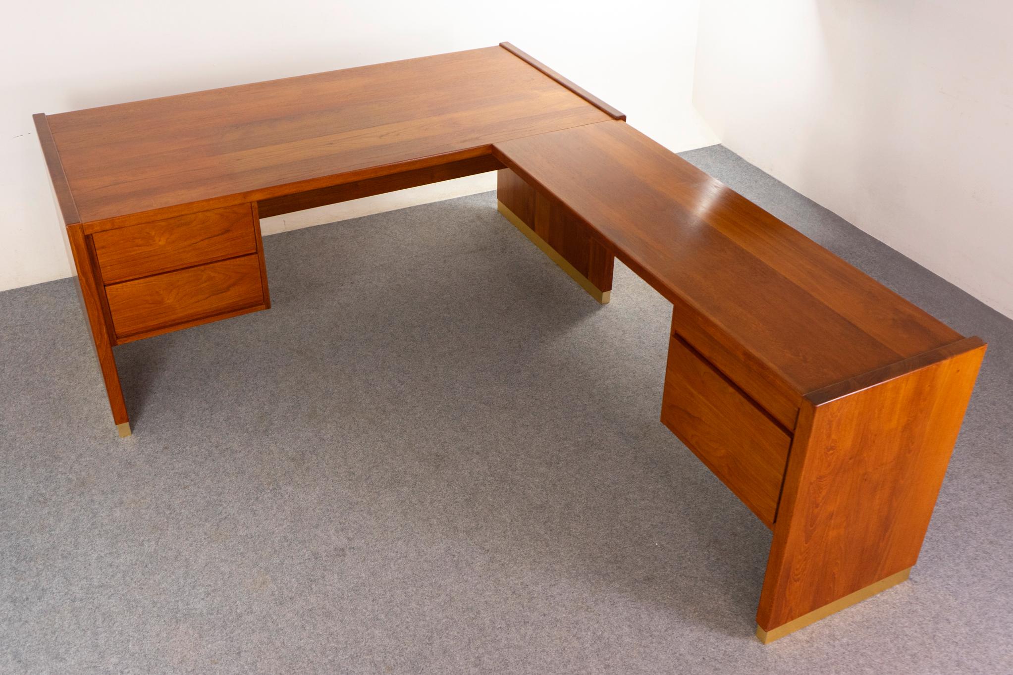 Mid-Century Modern Teak Corner Desk For Sale 4