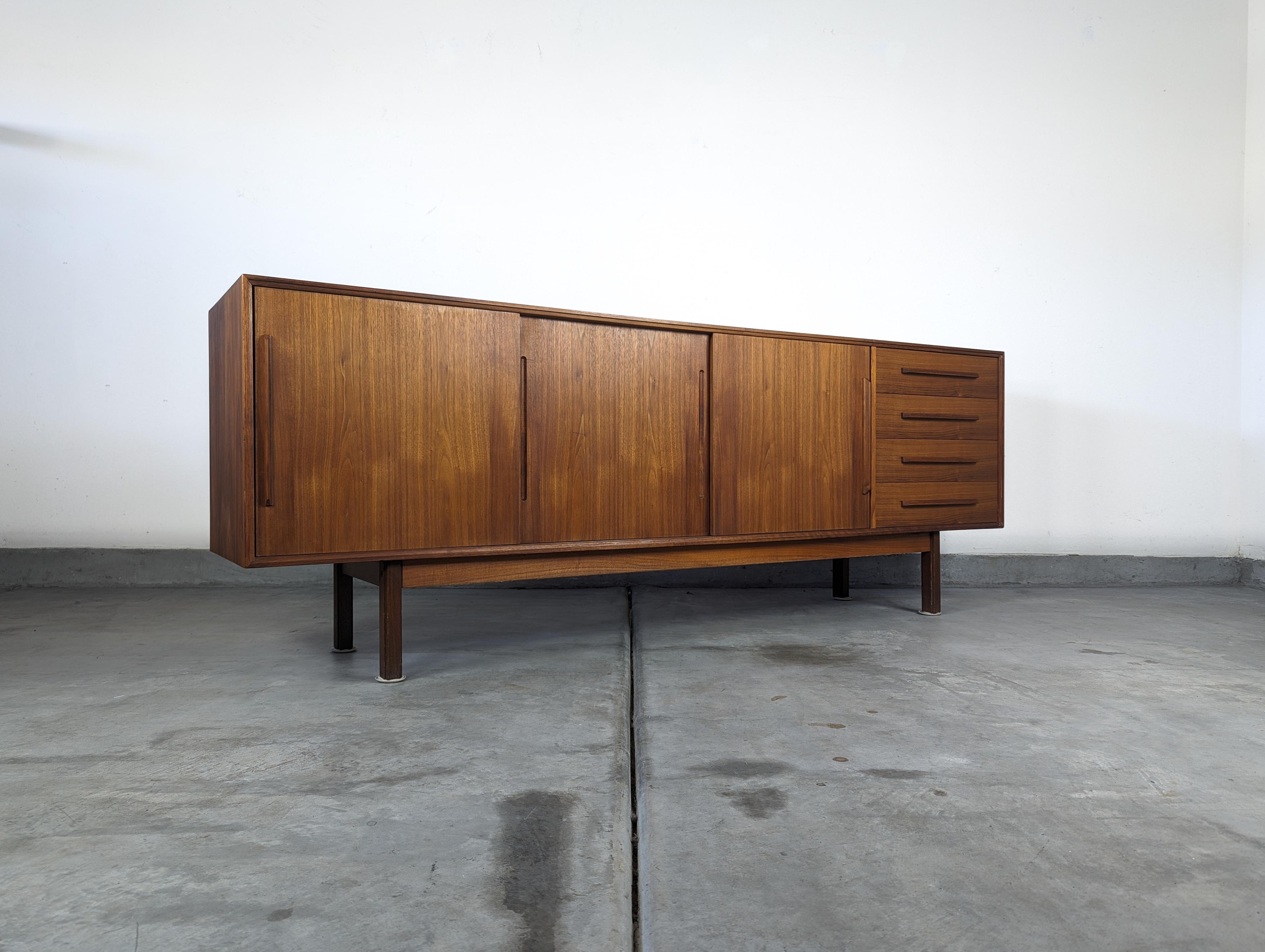 Mid Century Modern Teak Credenza/Buffet by Ib Kofod-Larsen for Faarup, c1960s For Sale 4