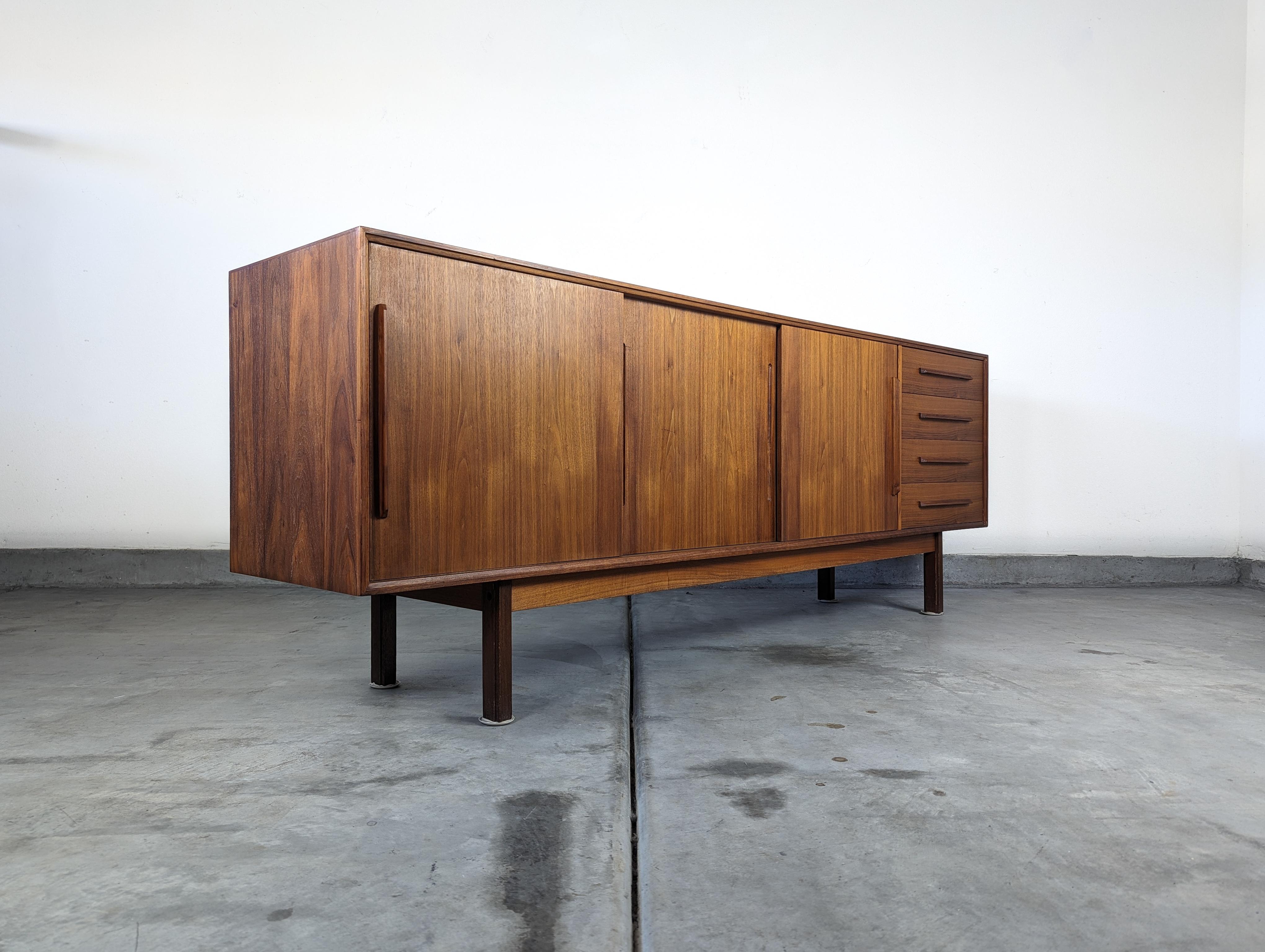 Mid Century Modern Teak Credenza/Buffet by Ib Kofod-Larsen for Faarup, c1960s For Sale 5