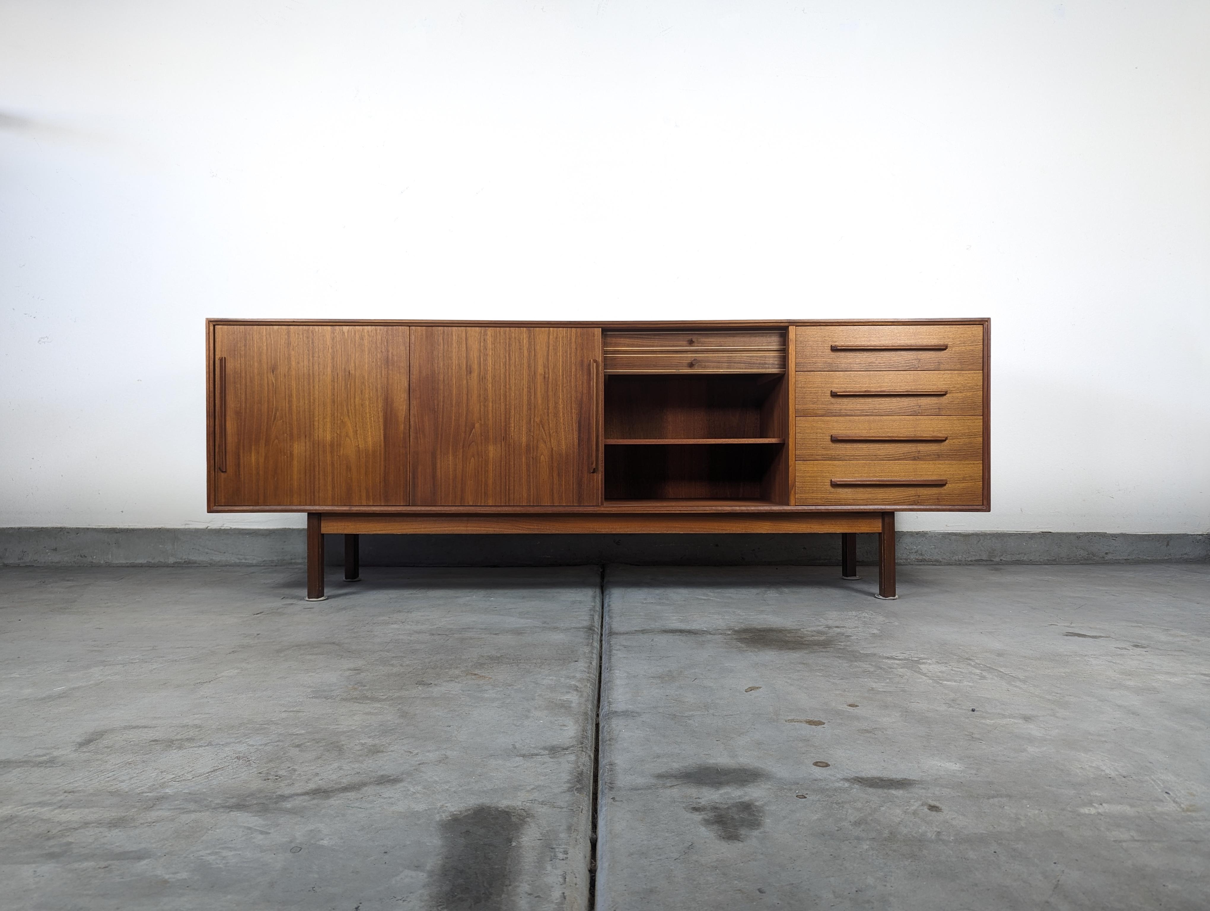 Mid Century Modern Teak Credenza/Buffet by Ib Kofod-Larsen for Faarup, c1960s In Good Condition For Sale In Chino Hills, CA