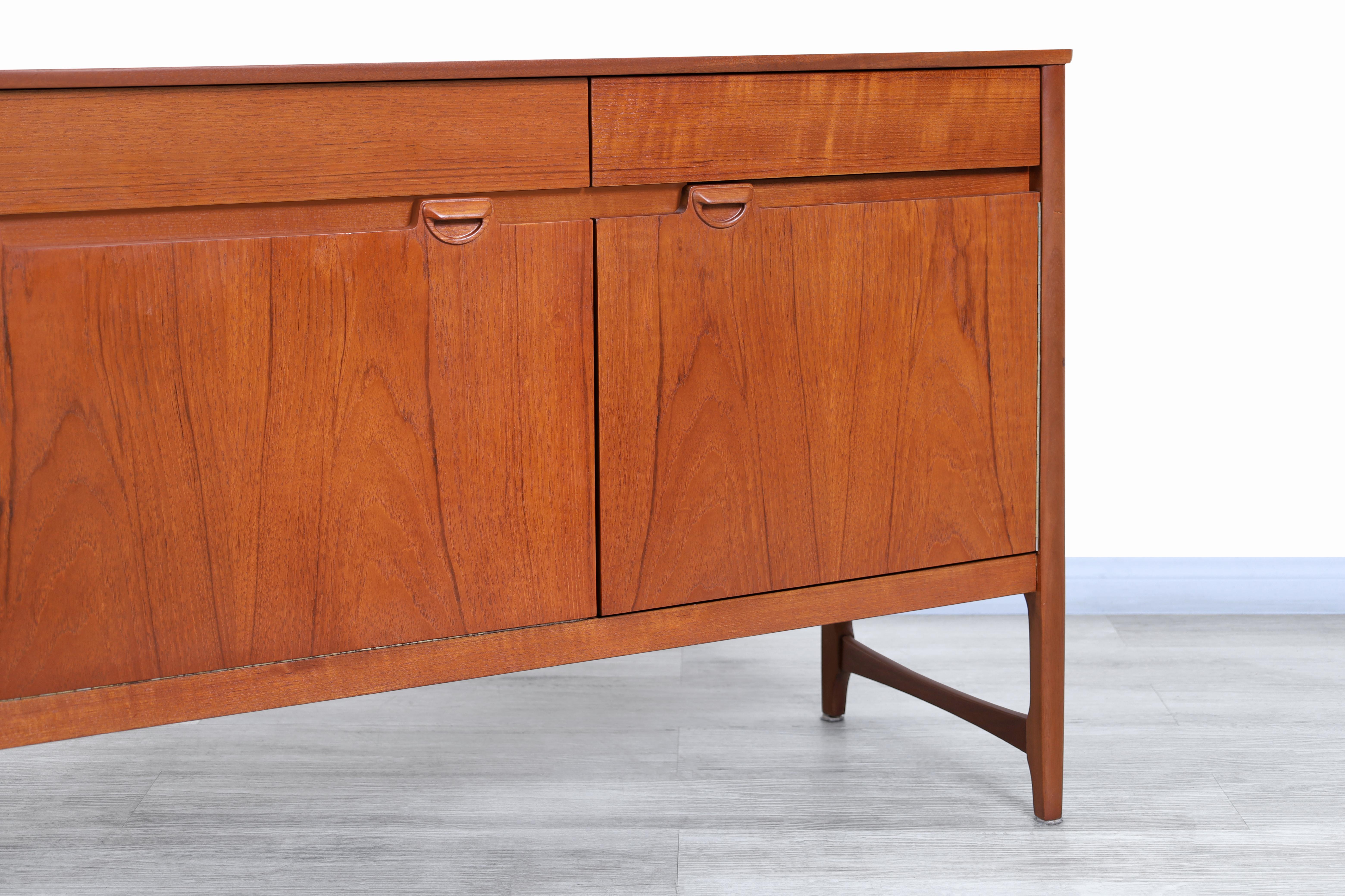 Mid-Century Modern Teak Credenza by Nathan Furniture In Excellent Condition For Sale In North Hollywood, CA