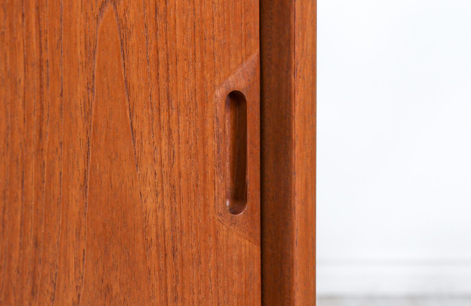 Mid-Century Modern Teak Credenza by Raymor 2