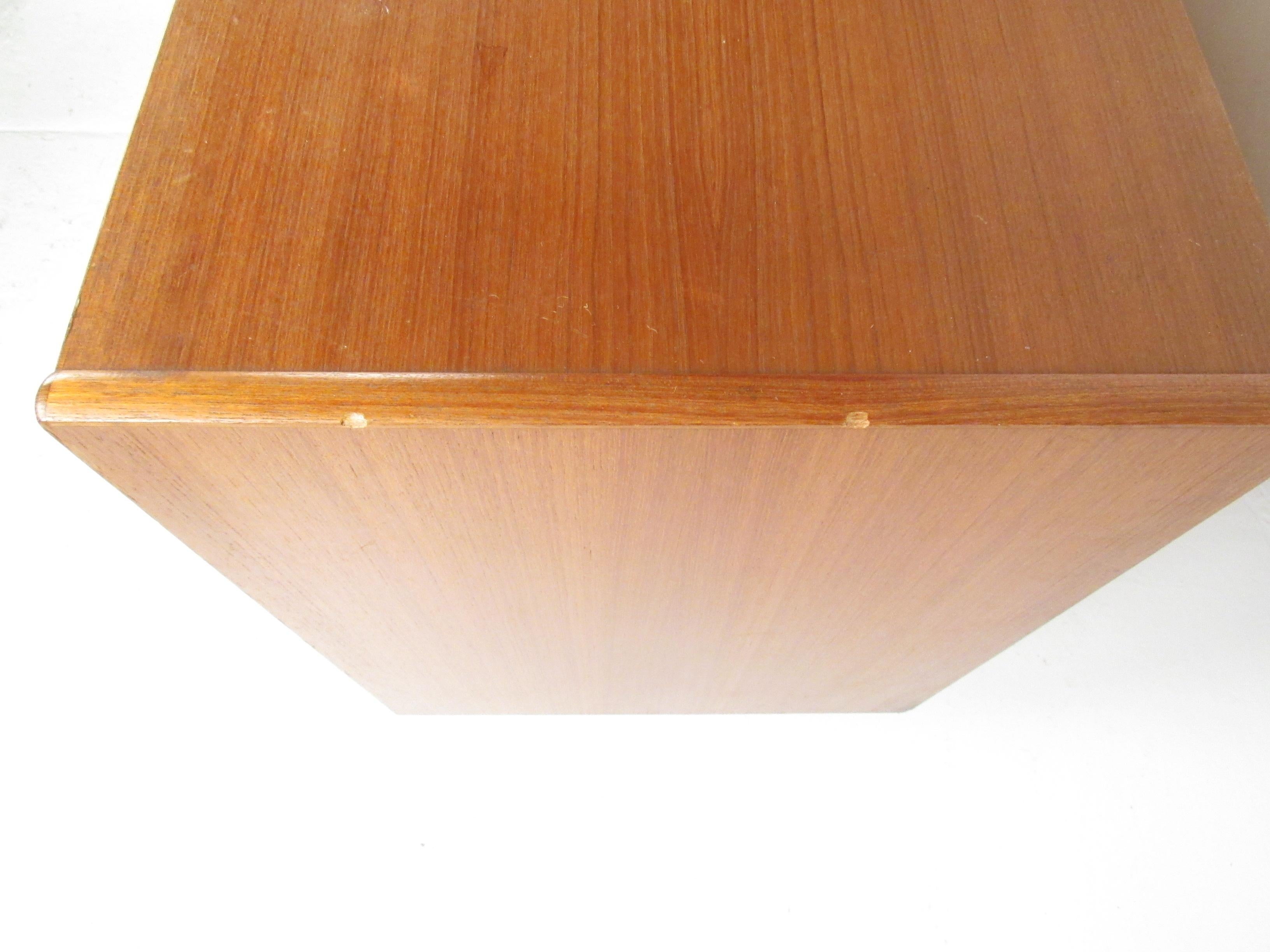 Mid-Century Modern Teak Credenza 7