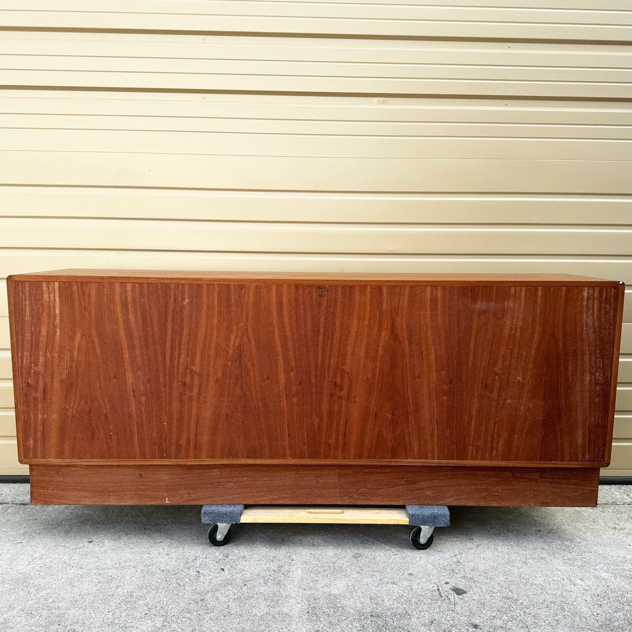 Credenza in teak moderna del Medioevo in vendita 3